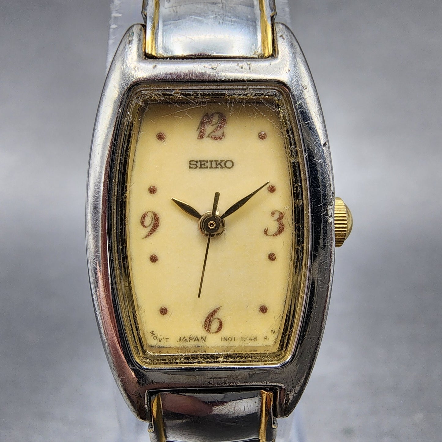 VTG Seiko Watch Women 16mm Cream Dial Silver Tone Rectangle 1N01-5B69 New Batt