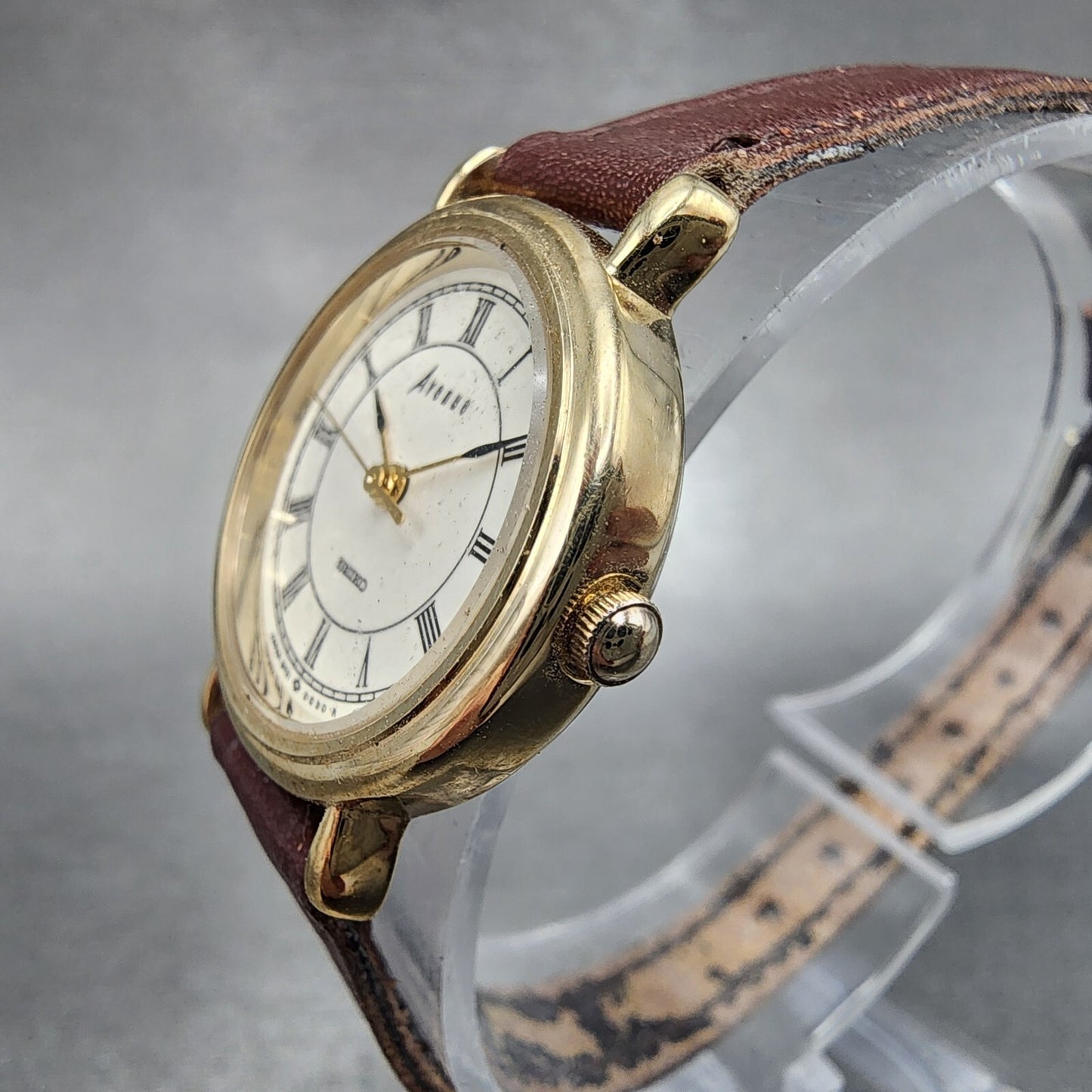 Seiko Avenue Watch Women 24mm White Dial Gold Tone Round 2P21-0B6A New Battery
