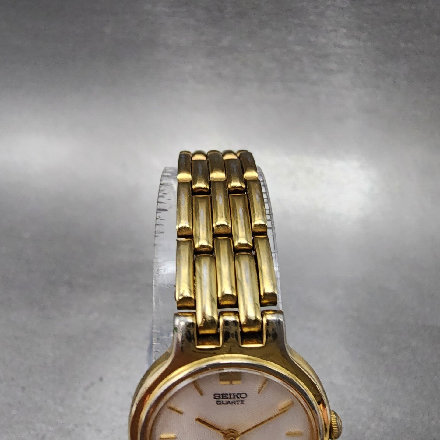 Seiko Watch Women 22mm White Dial Gold Tone Round 1n00-0a99 New Battery