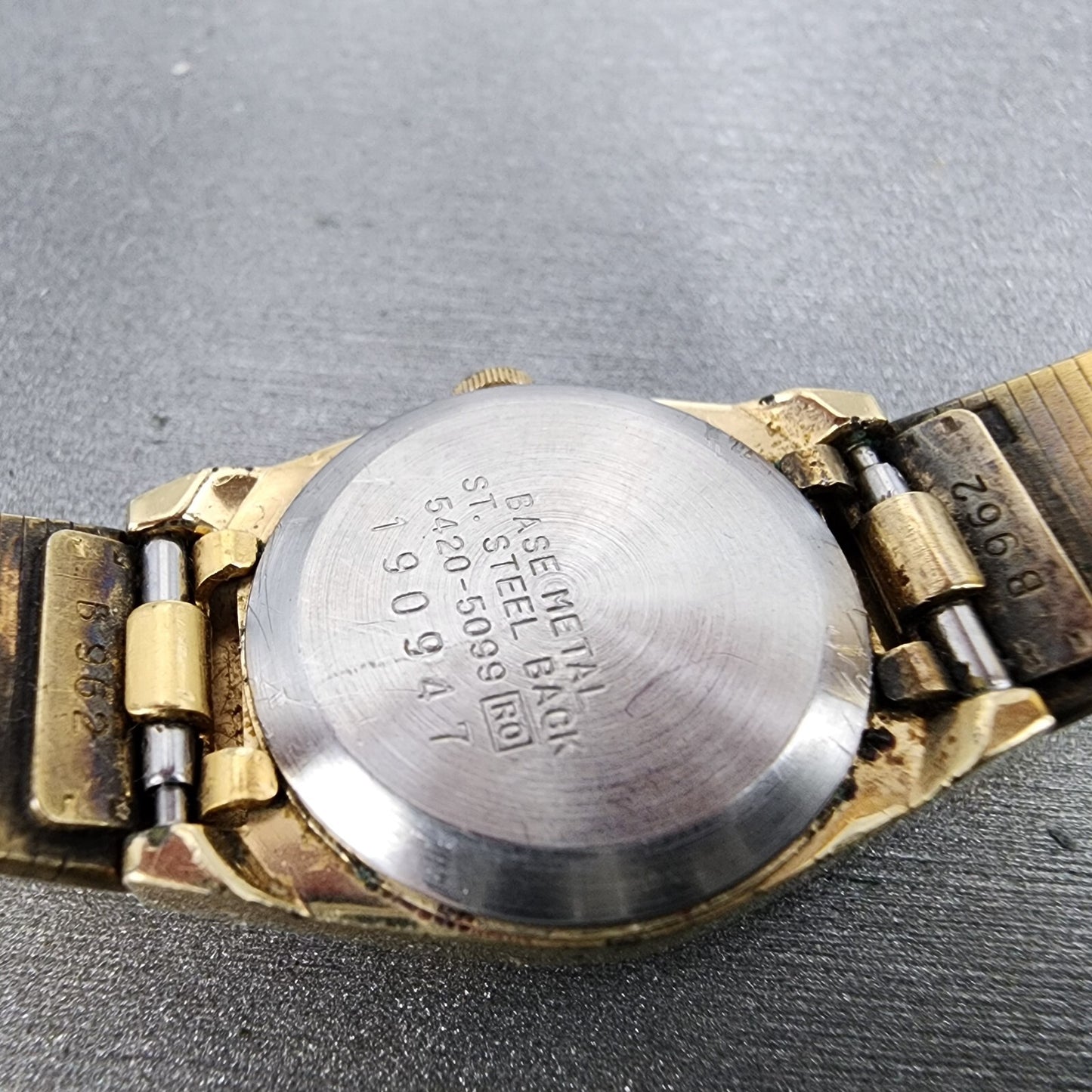 Seiko Watch Women 19mm Gold Dial Gold Tone Round 5420-5099 New Battery