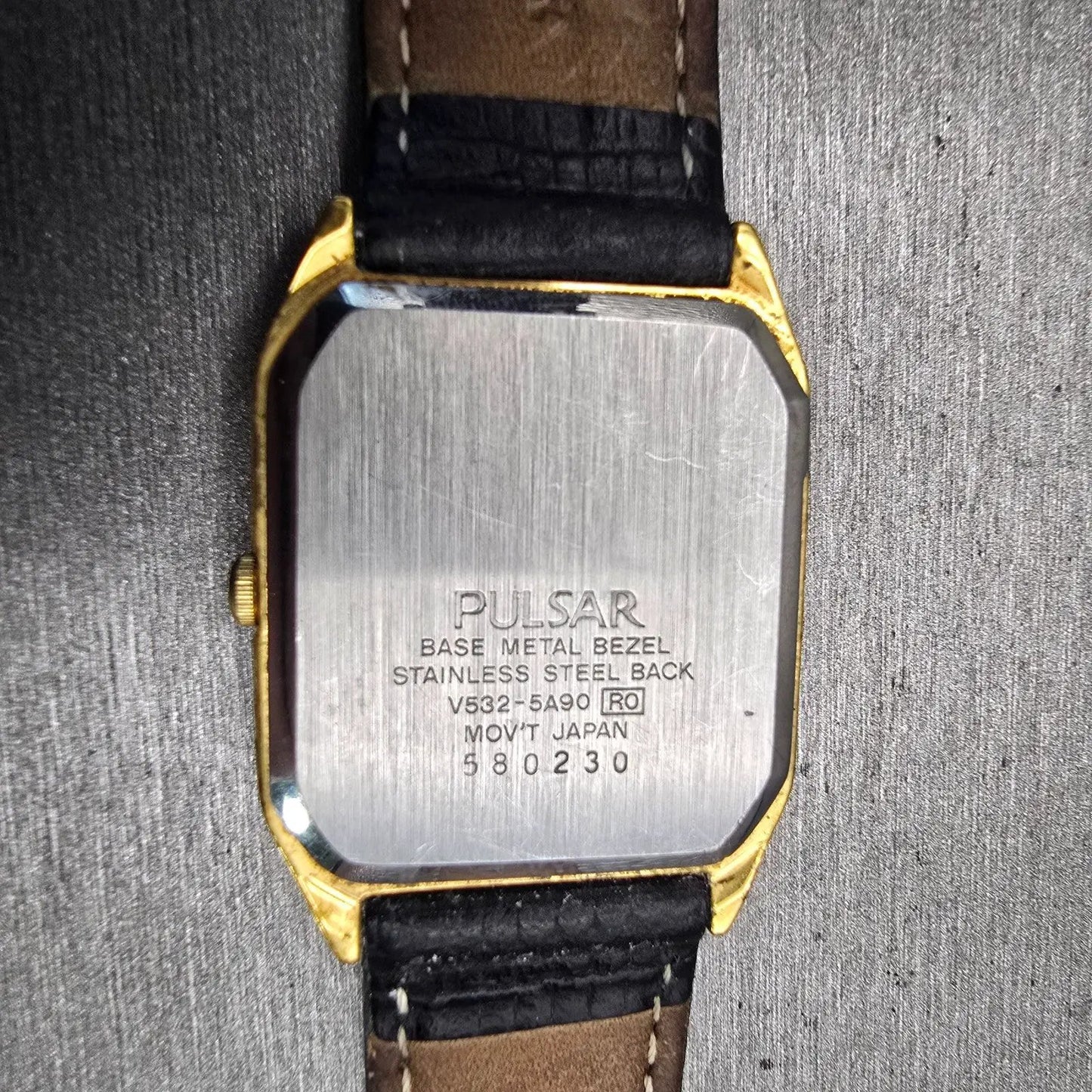 Seiko Pulsar Watch Men 28mm White Dial Gold Tone Date V532-5A90 New Battery VTG10