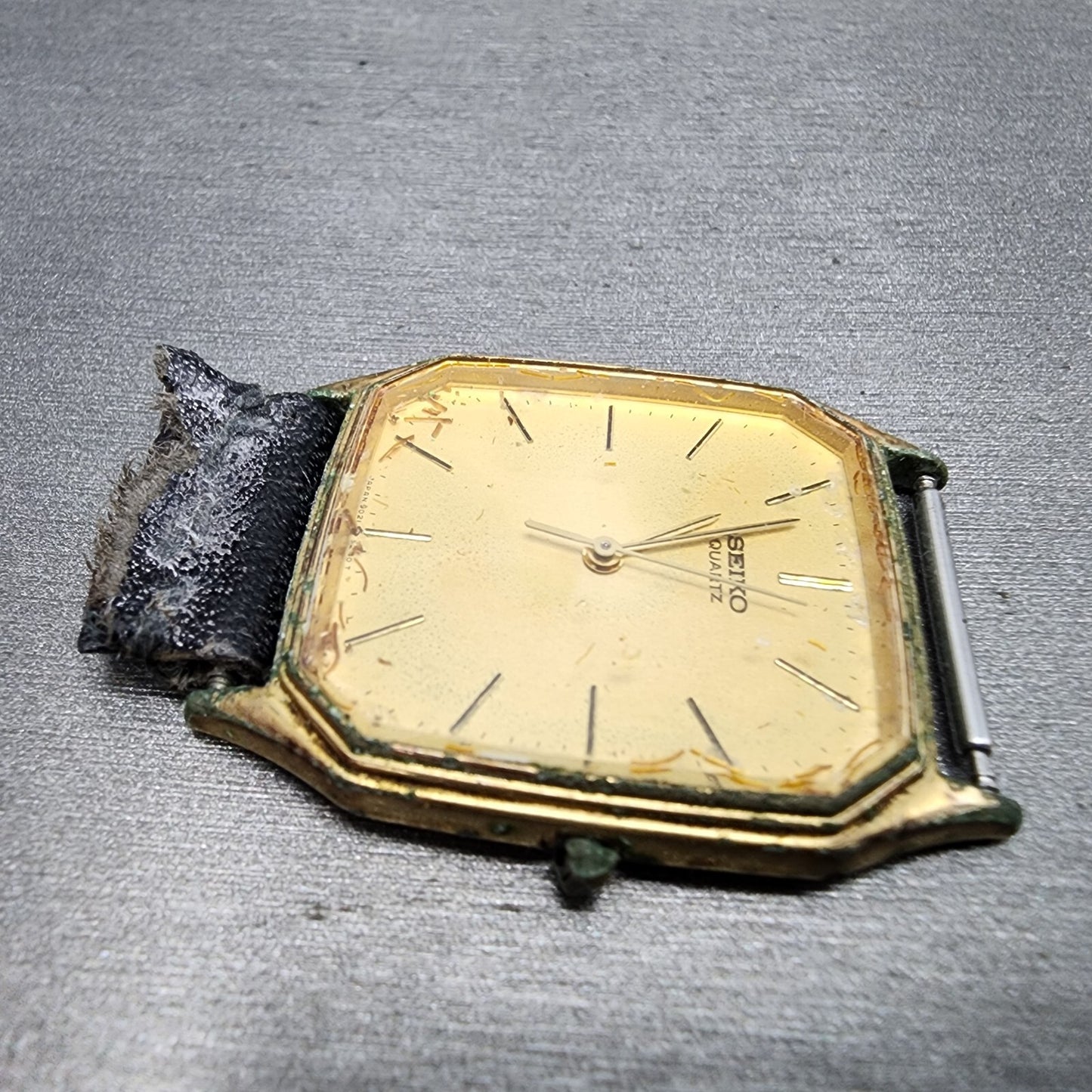 Seiko Tank Watch Men 28mm Gold Dial Gold Tone Rectangle 9021-5180 PARTS