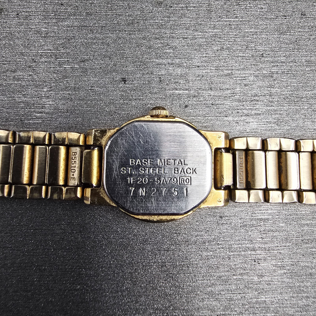Seiko Watch Women 16mm Ivory Dial Gold Tone Oval 1F20-5A79 New Battey Vintage10