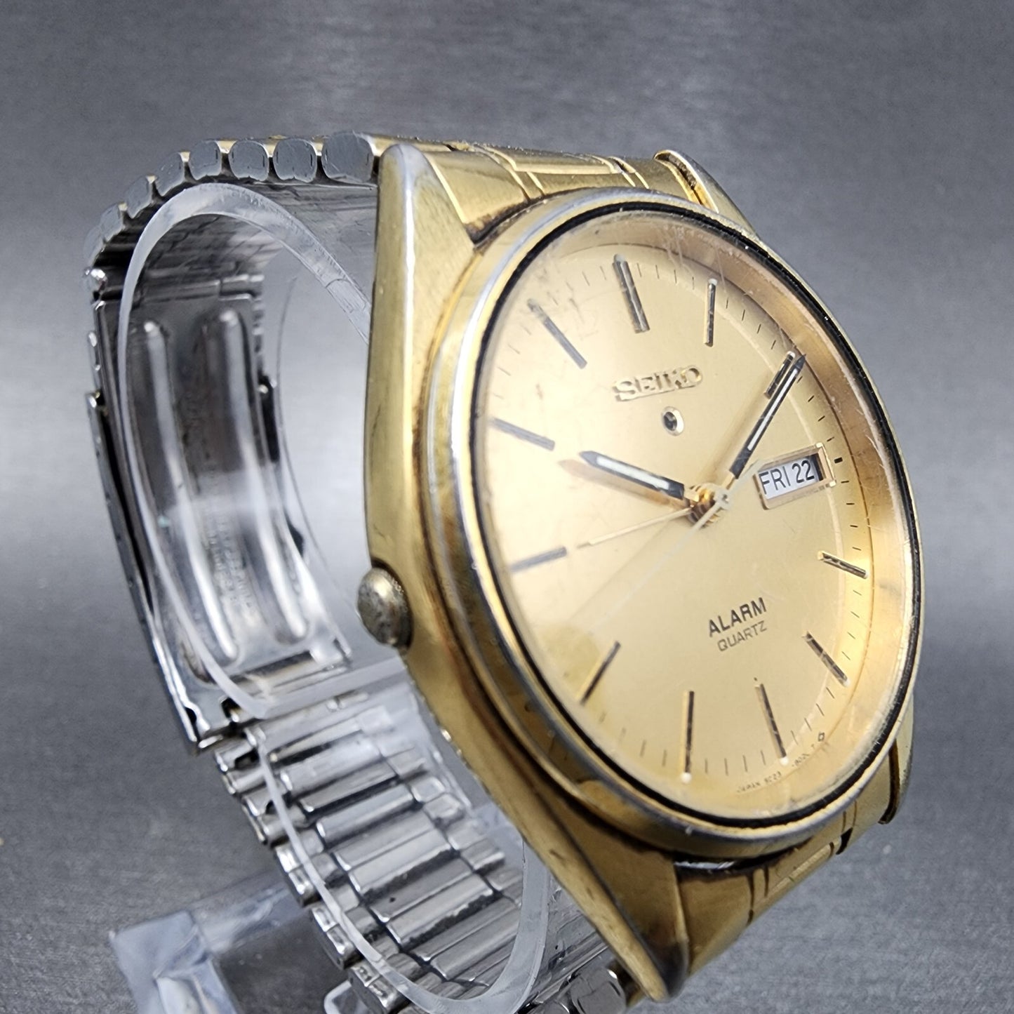 Seiko Alarm Watch Men 34mm Gold Dial Gold Tone Daydate Round 5C23-8009 New Batt