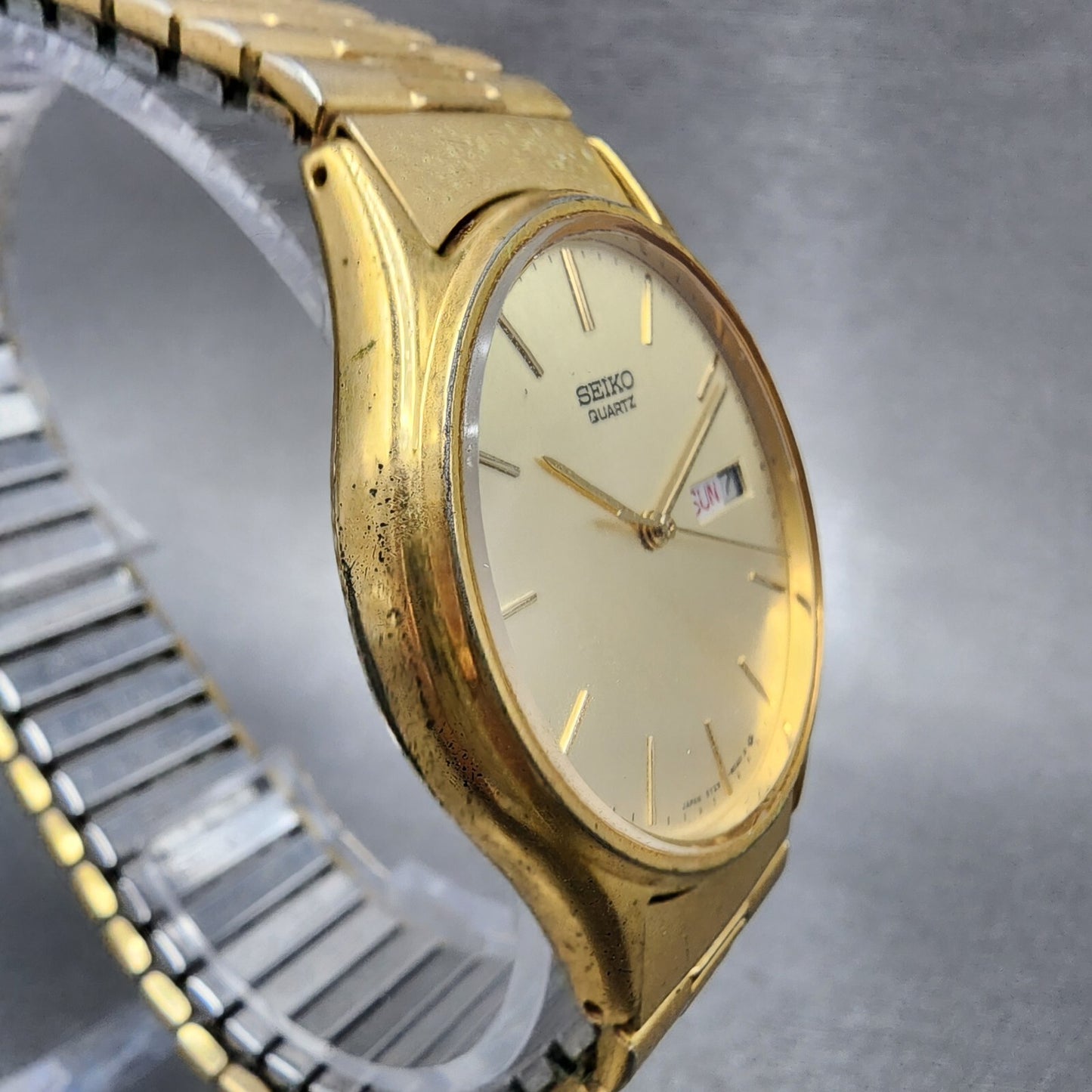Seiko Watch Men 38mm Champagne Dial Gold Tone Round Daydate 5y23-8039 NewBattery