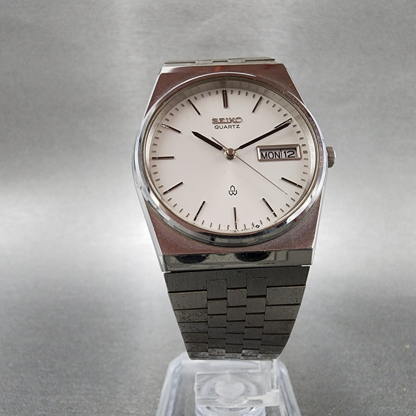 Seiko Watch Men 32mm White Dial Silver Tone Daydate 9063-6020 New Battery