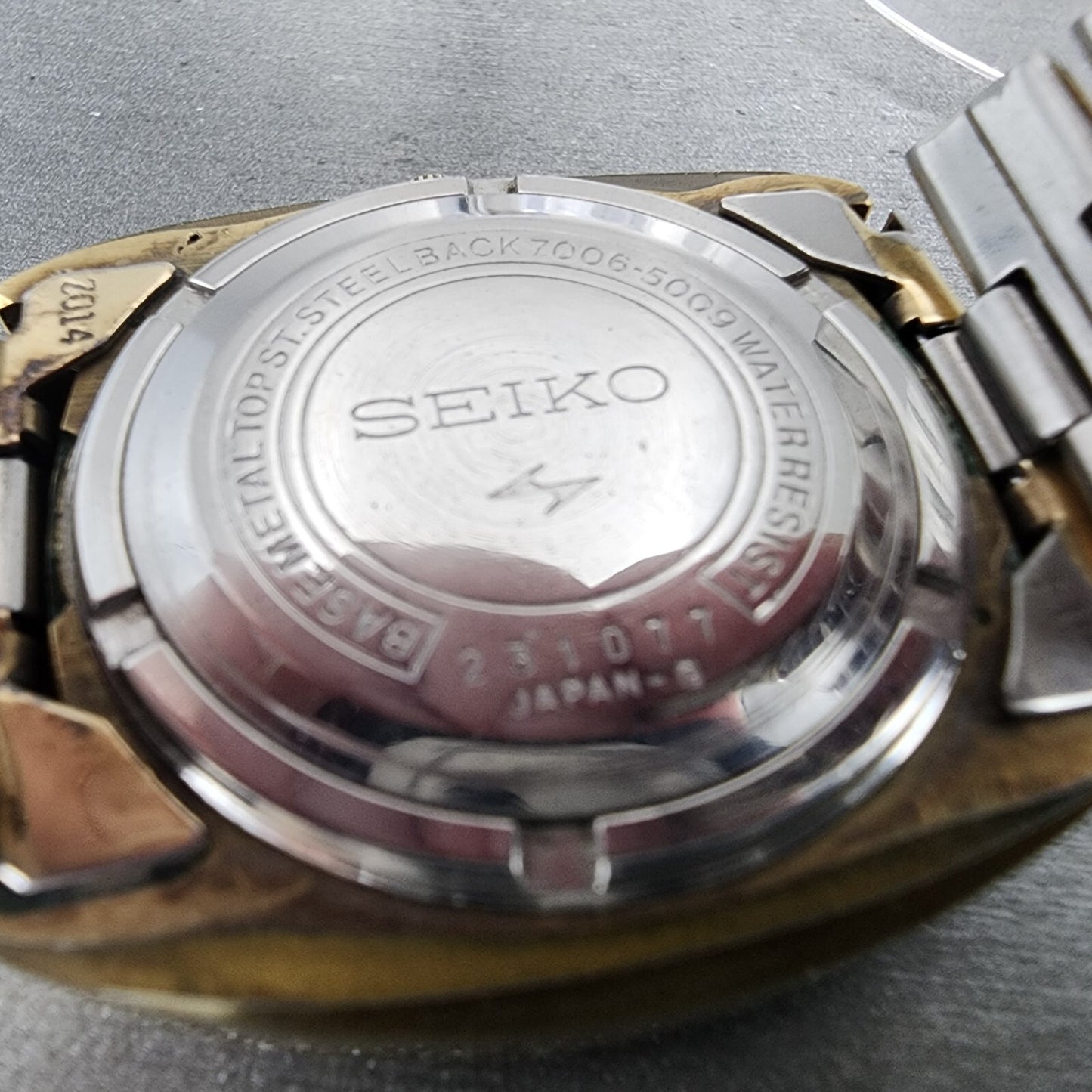 Seiko Automatic Watch Men 39mm Gold Dial Gold Tone Daydate Oval 7006-5009 Runs
