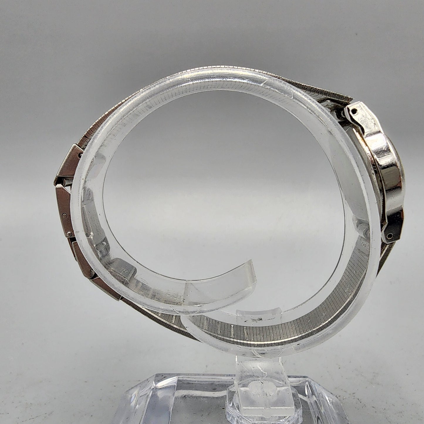 VTG Bulova Watch Women 18mm White Dial Silver Tone Round 91L06 New Battery