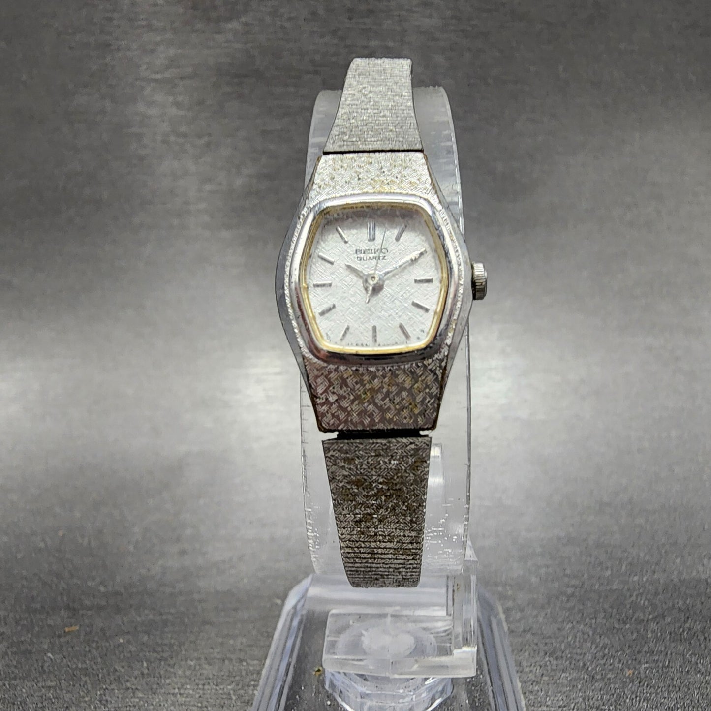 Seiko Watch Women 17mm Silver Dial Silver Tone Hexagon 4N01-5021 New Battery
