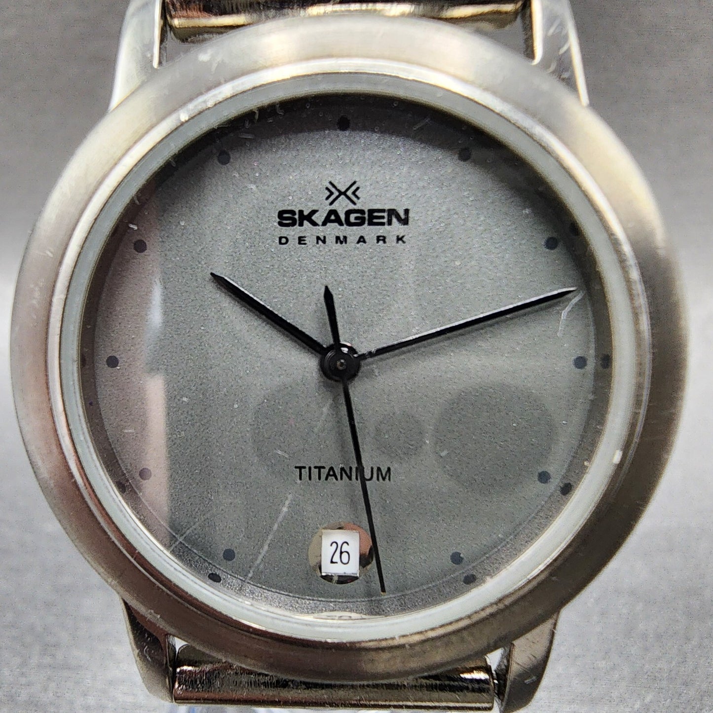 Skagen Watch Men 34mm Gray Dial Titanium Date Round Mesh Band 16LGMT NewBat A12