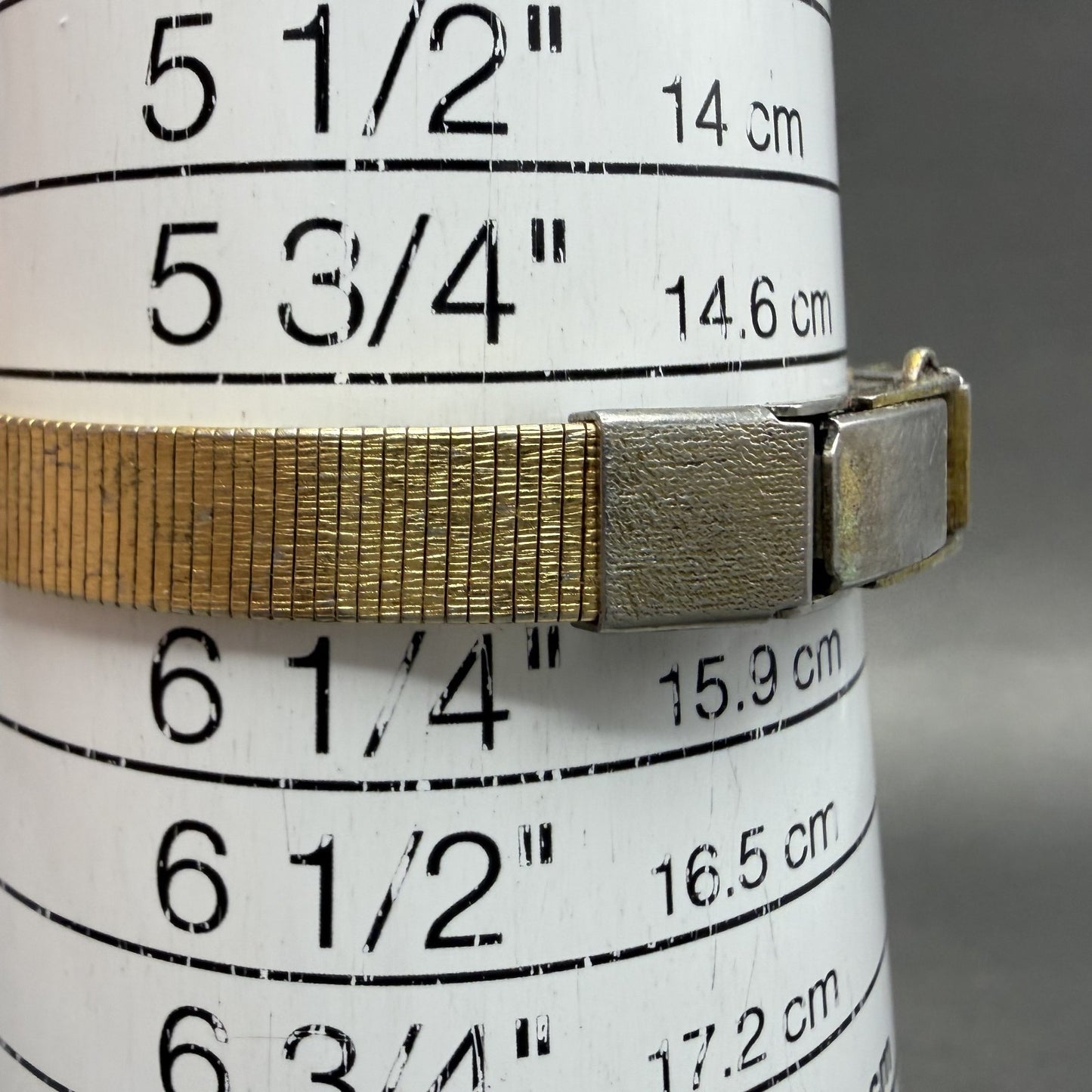 Seiko Watch Women 18mm Champagne Dial Gold Tone Rectangle 23205269 NewBattery L9