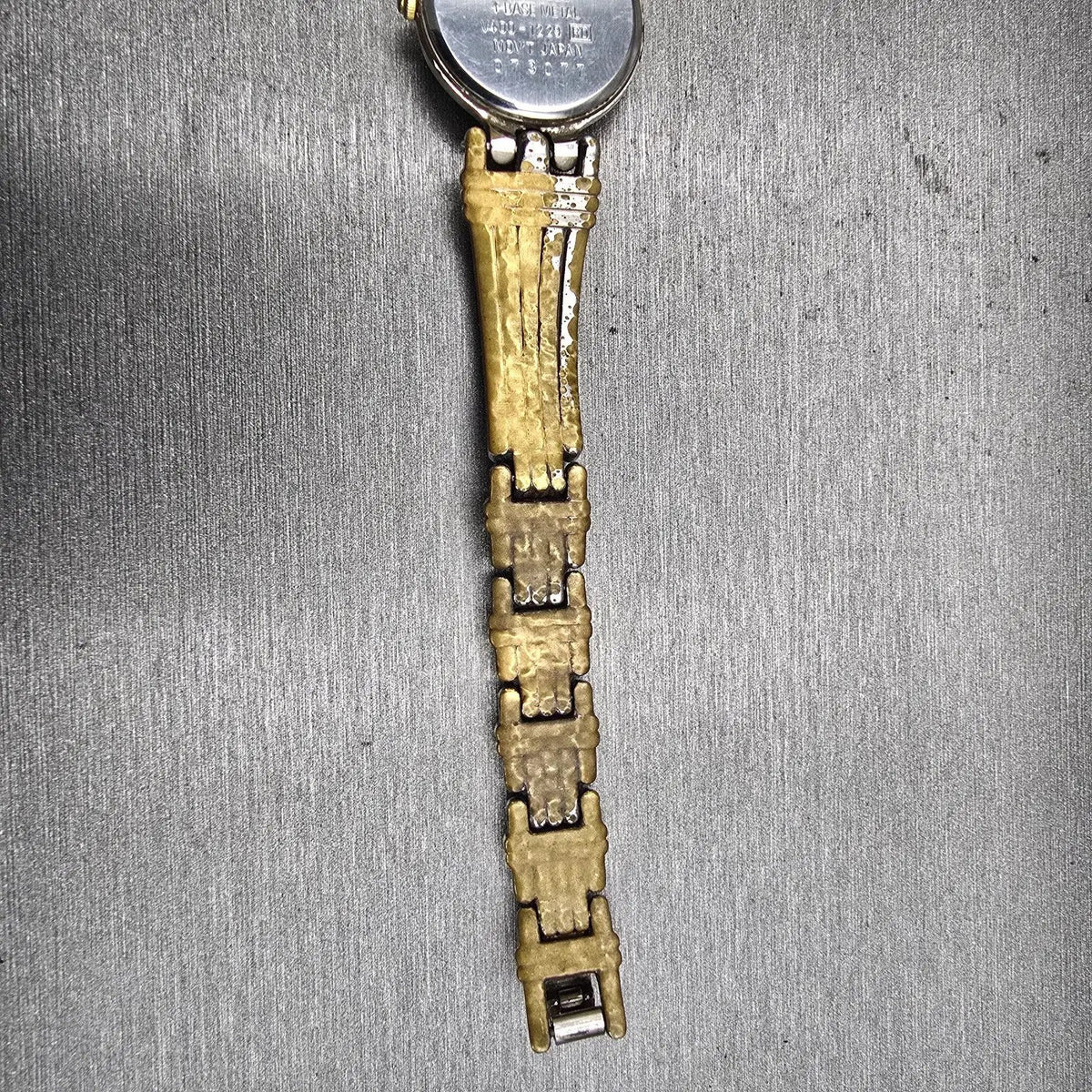 Seiko Watch Women 20mm White Dial Two Tone Round V400-1229 New Battery Vintage12