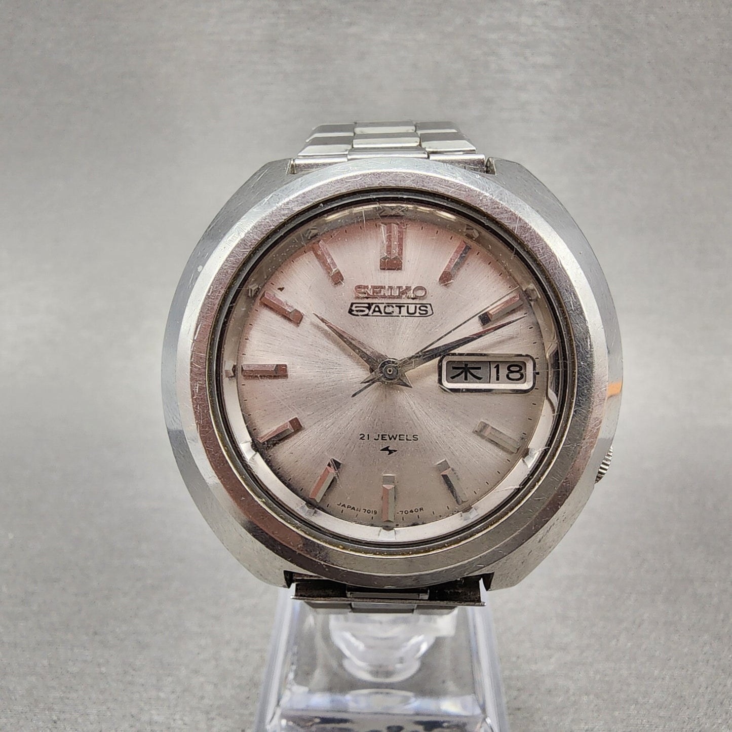 Seiko 5 Actus Watch Men 41mm Silver Dial Silver Tone Daydate 7019-7020 Runs