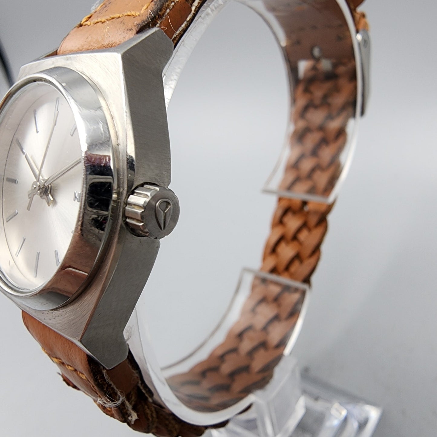 Nixon The Time Teller Watch Women 26mm Silver Dial Silver Tone Round New Battery