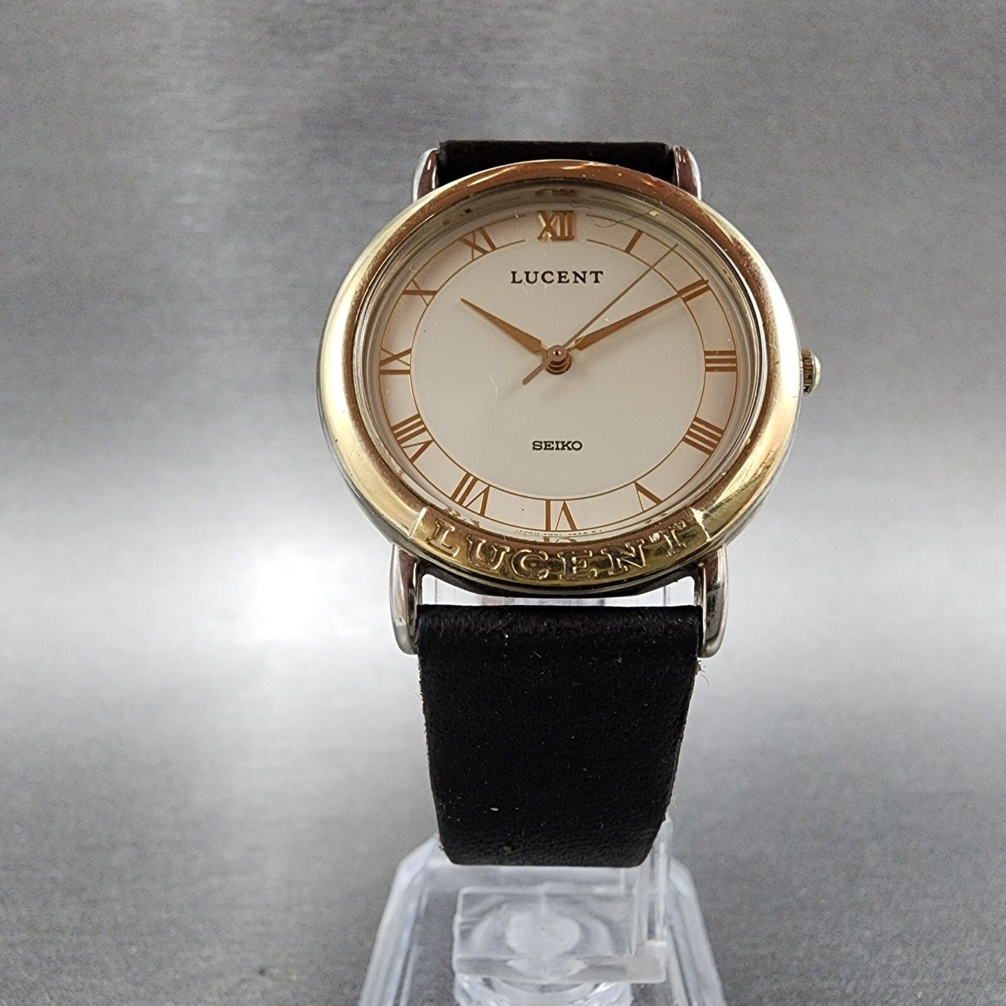 Seiko Lucent Watch Men 31mm White Dial Two Tone Round 7N01-6150 New Battery