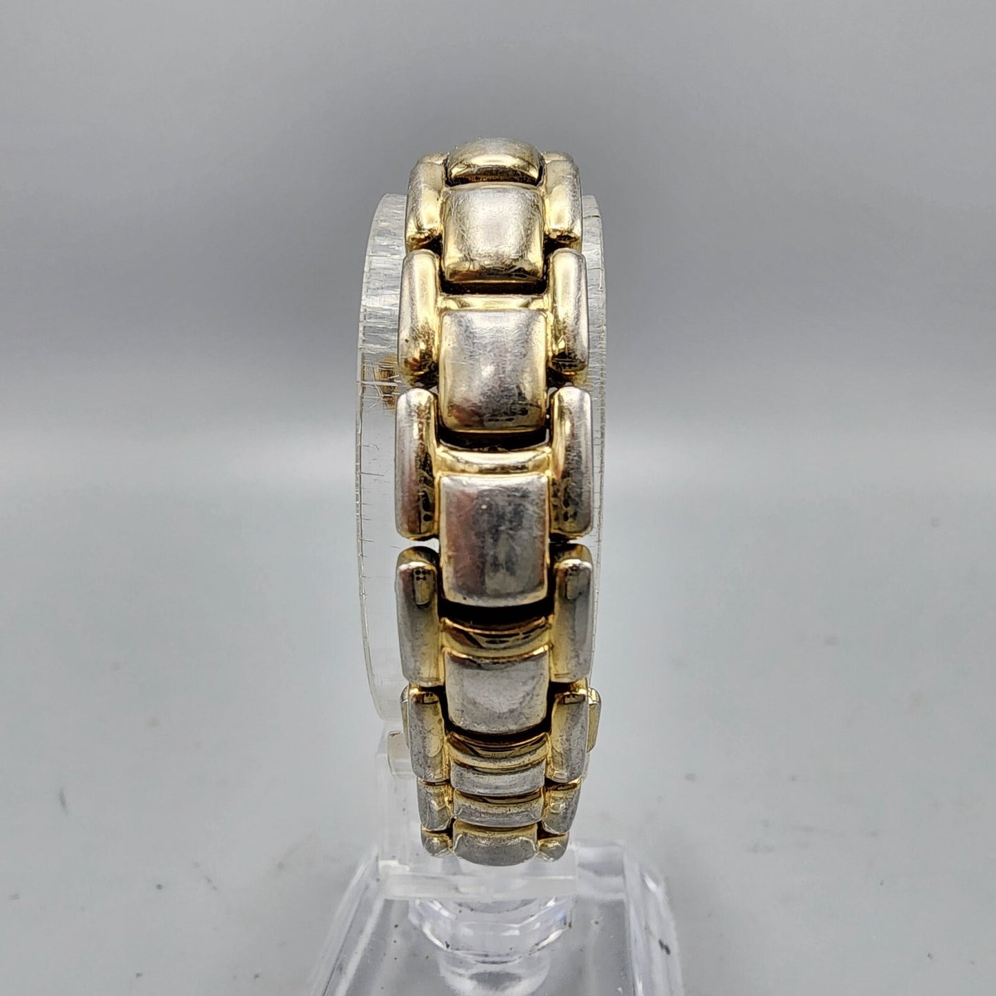 Vintage Seiko Watch Women Two Tone MOP Dial Diamond Bezel 22mm 1N00-0F20 New Bat