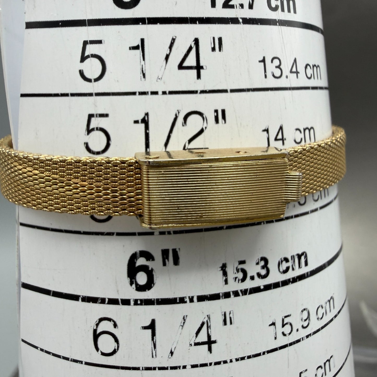 Gruen Watch Women 16mm White Dial Gold Tone Oval Diamond Bezel New Battery ABC10