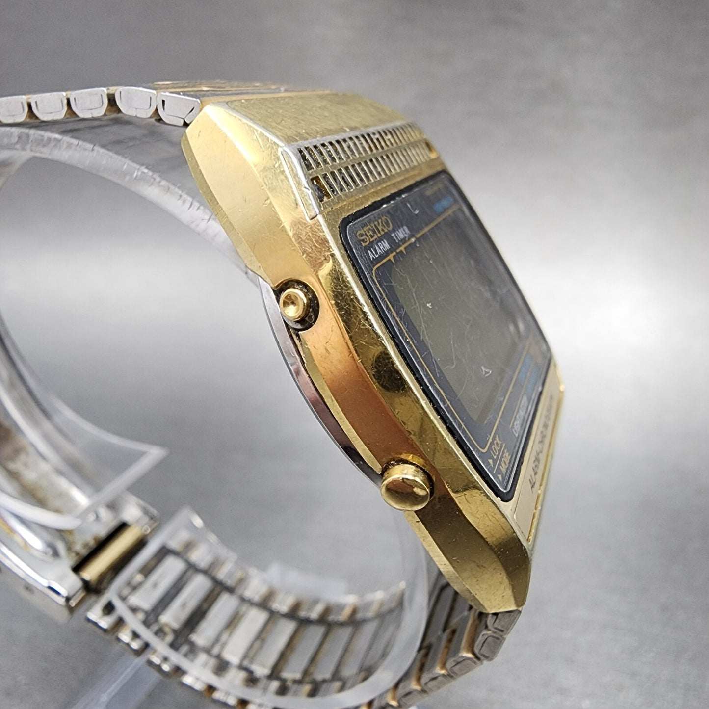 Seiko Digital Watch Men 31mm Digital Gold Tone Rectangle Alarm Chrono New Batt