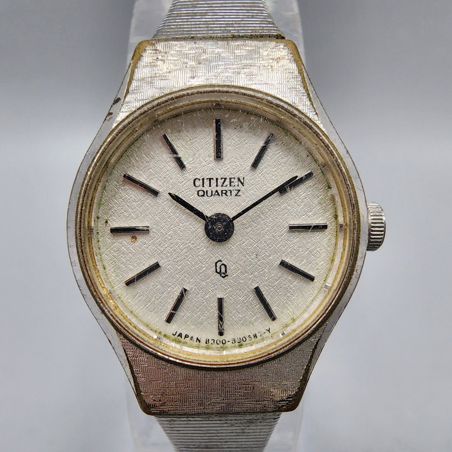 VTG Citizen CQ Watch Women 20mm Silver Dial Silver Tone 4-830385 New Battery