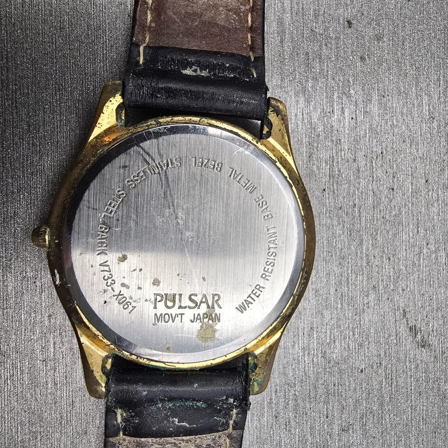 Seiko Pulsar Watch Men 37mm Gold Dial Gold Tone Daydate Round V733-X061 New Batt10