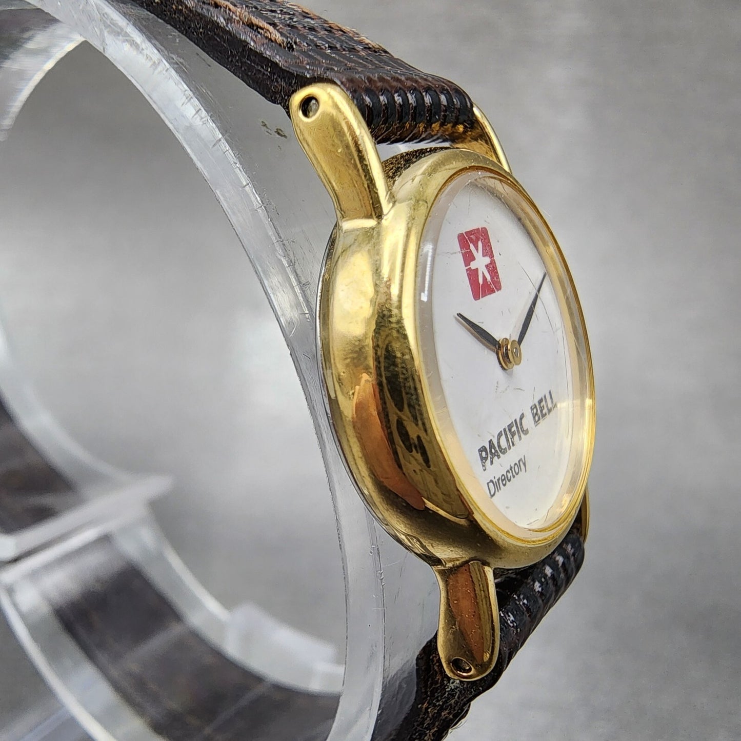 VTG Seiko Watch Women 20mm White Dial Gold Tone Round 2Y00-0A10 New Battery
