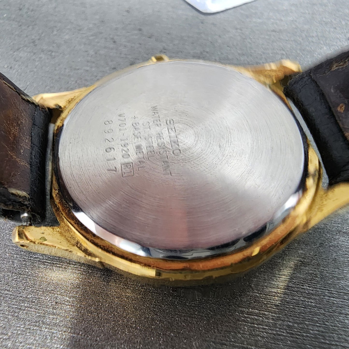 Seiko Watch Men 34mm White Dial Gold Tone Round V701-1920 Vintage PARTS