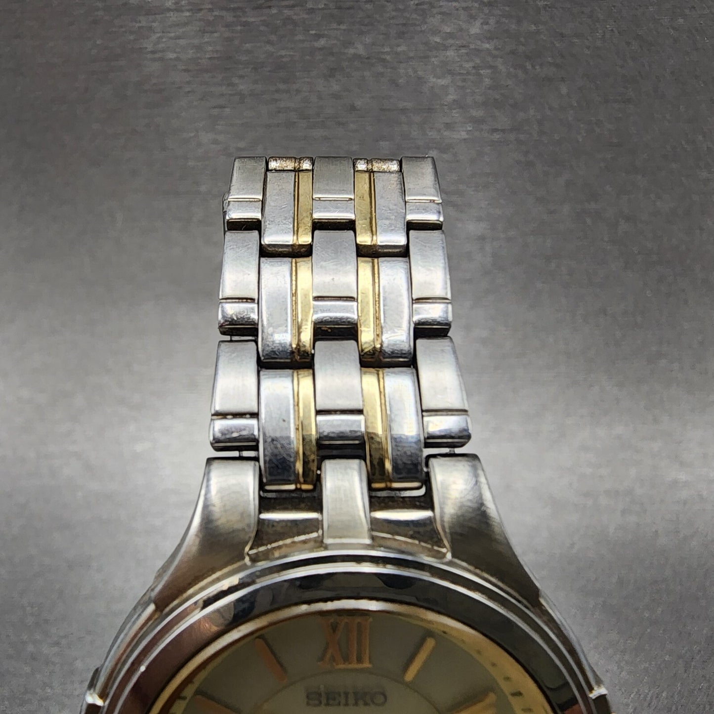 Seiko Solar Watch Men 35mm Champagne Dial Two Tone Round V181-0AK0 Runs