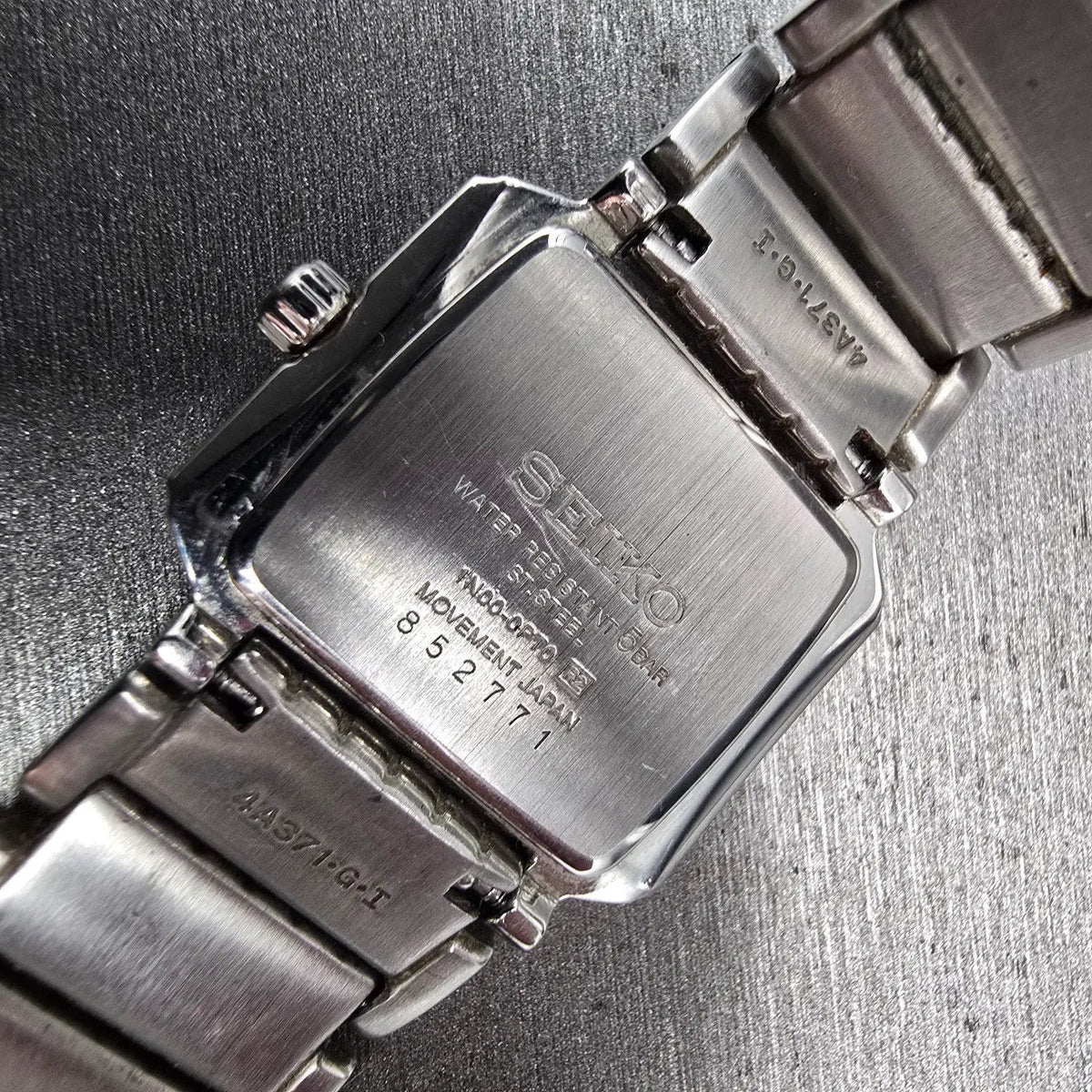 Seiko Tank Watch Women 25mm White Dial Silver Tone Rectangle 1N00-0PT0 New Batt10