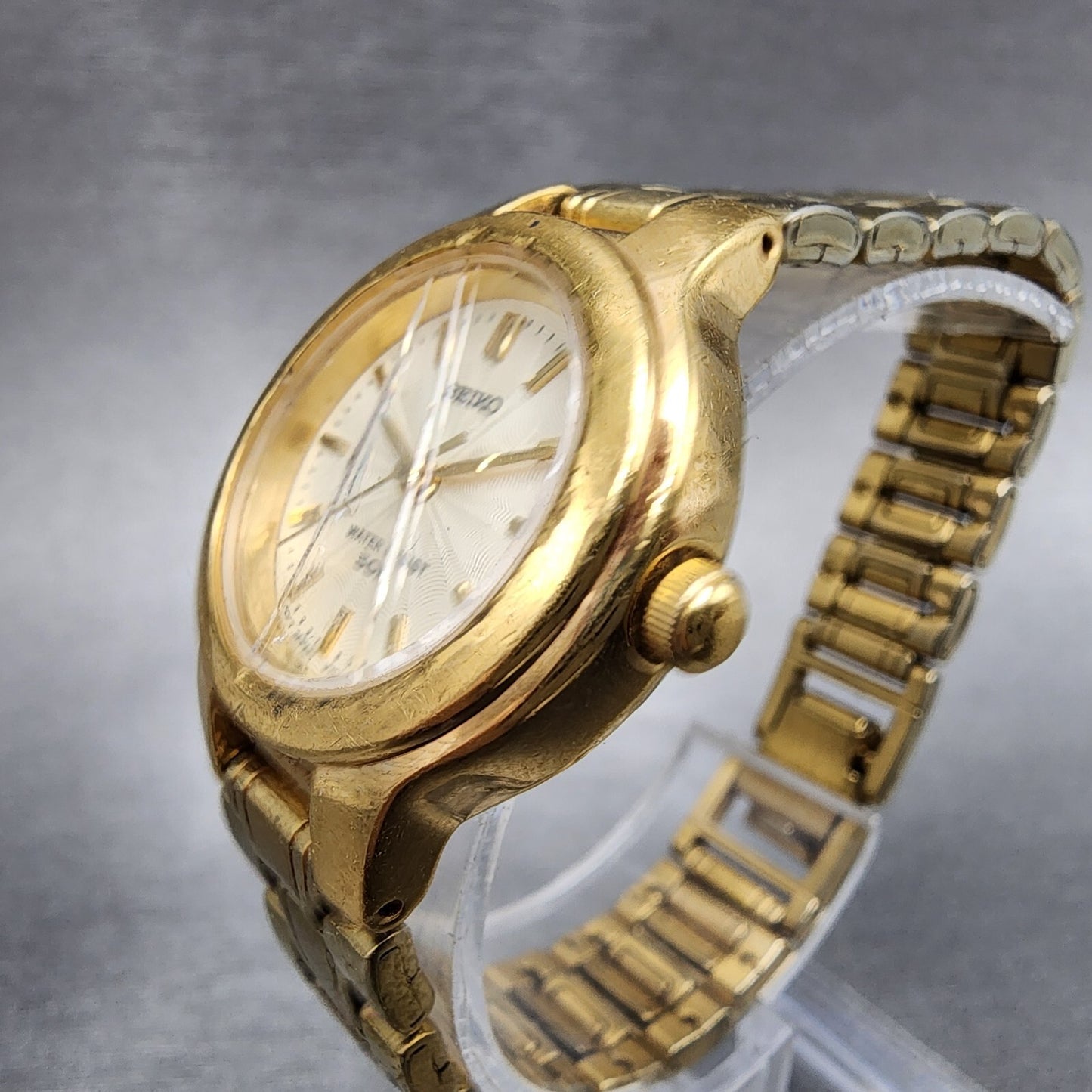 Seiko Watch Women 25mm Cream Dial Gold Tone Round V701-2H30 New Battery