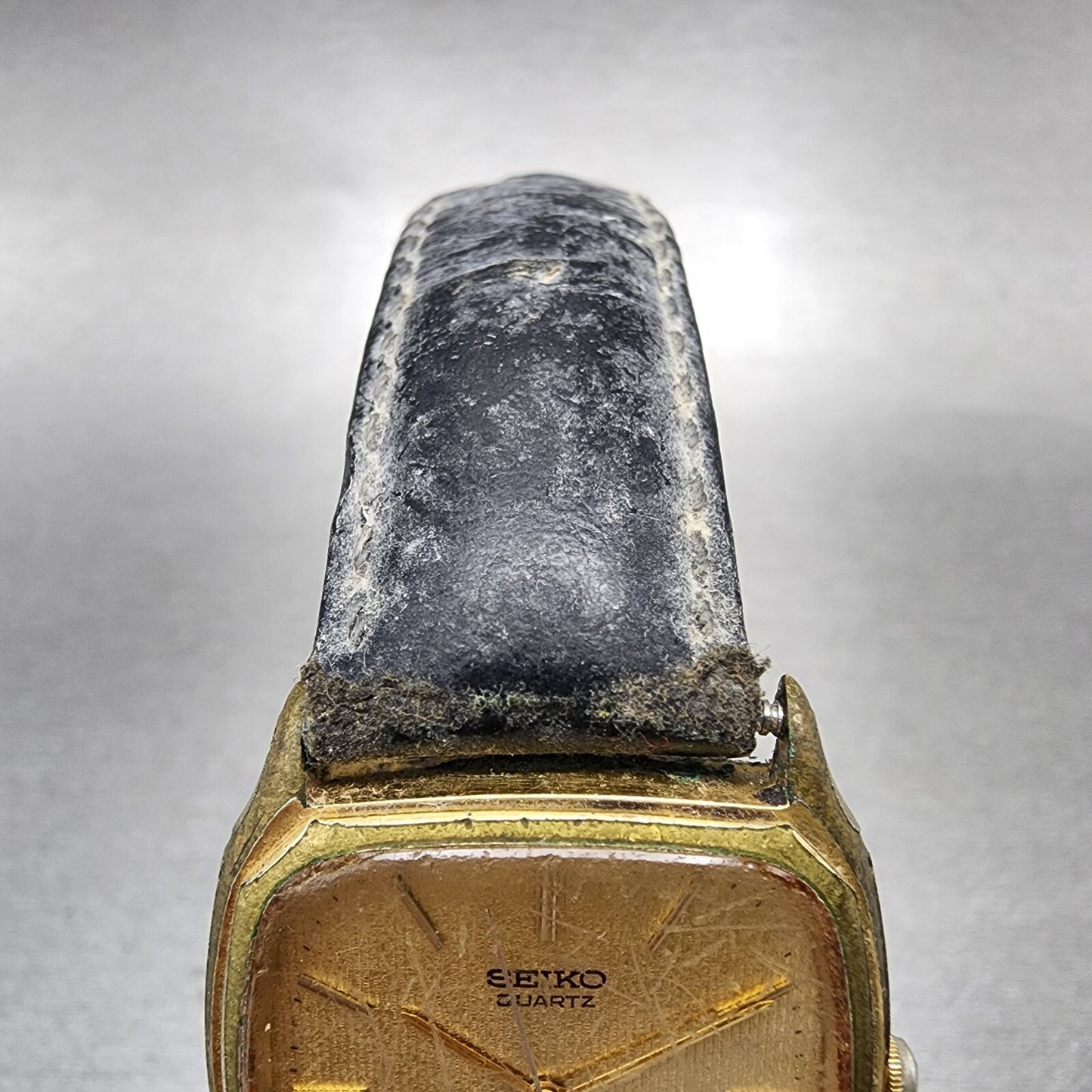 Seiko Tank Watch Men 30mm Gold Dial Gold Tone Rectangle 6431-5140 New battery