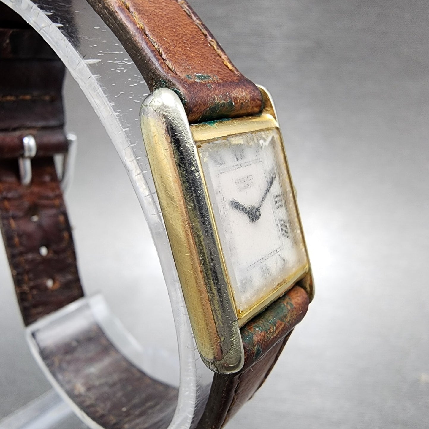Seiko Tank Watch Women 17mm White Dial Gold Tone Rectangle READ!!!!! New Battery