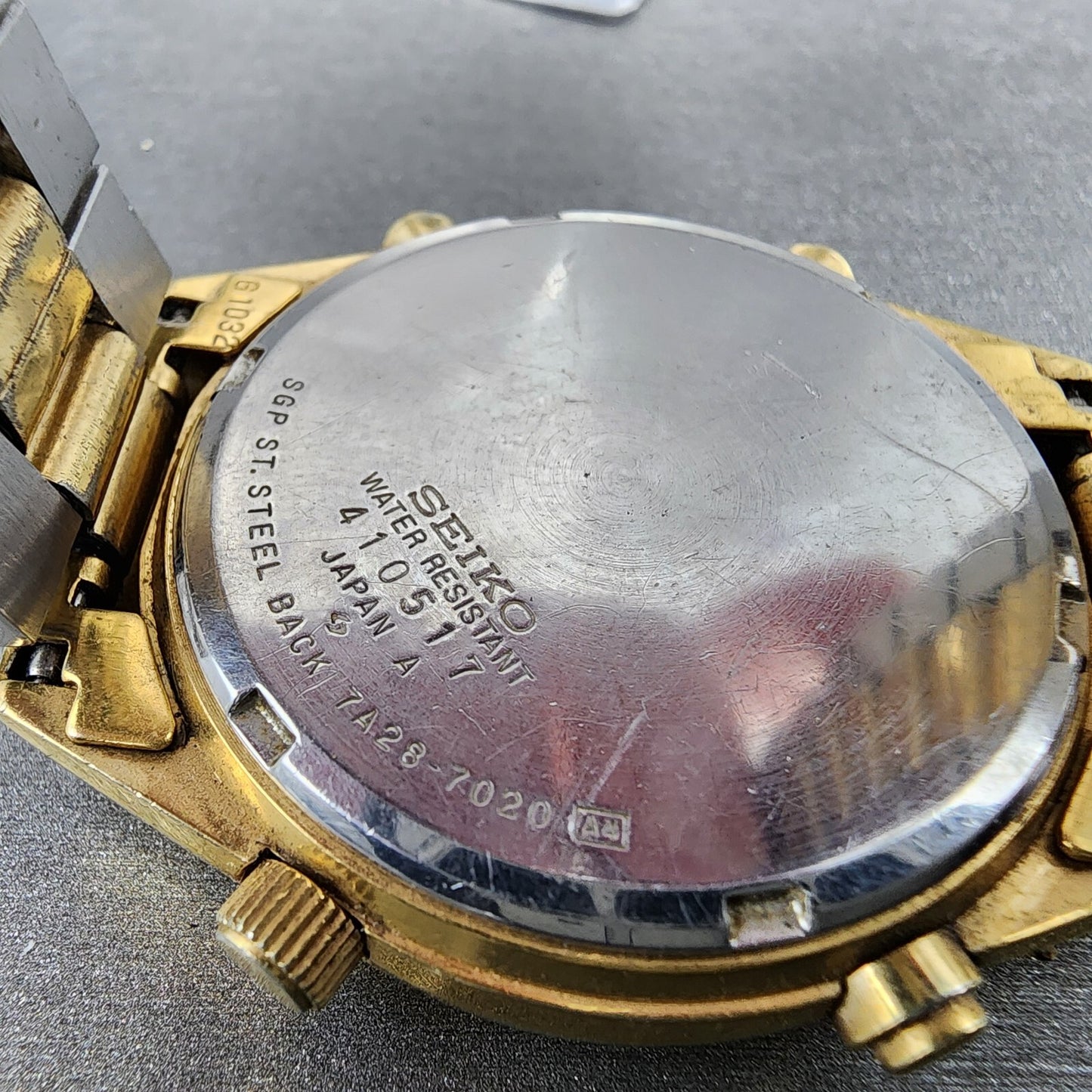 Seiko Chronograph Watch Men 37mm Gold Dial Two Tone 7A28-7020 Round New Battery