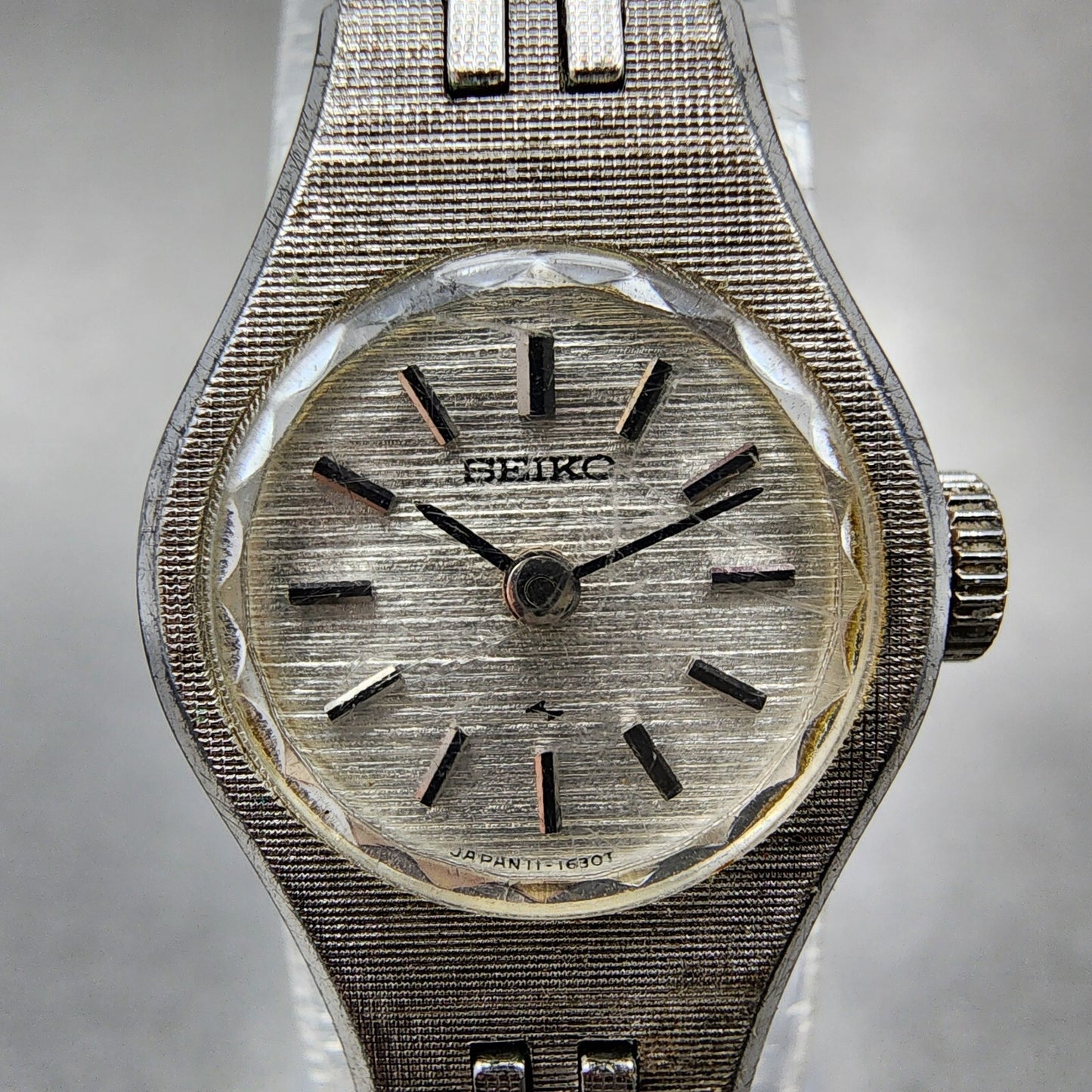 Seiko Watch Women 18mm Silver Dial Silver Tone Manual Round 11-0639 Runs