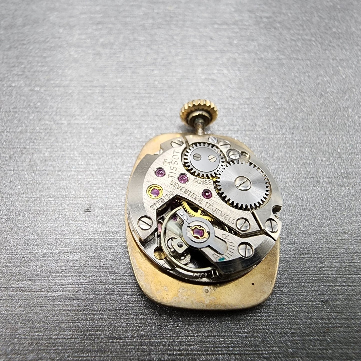 Vintage Tissot 709-1 Stylist Watch Movement Manual Wind 17 Jewel 2 Hand W/Dial