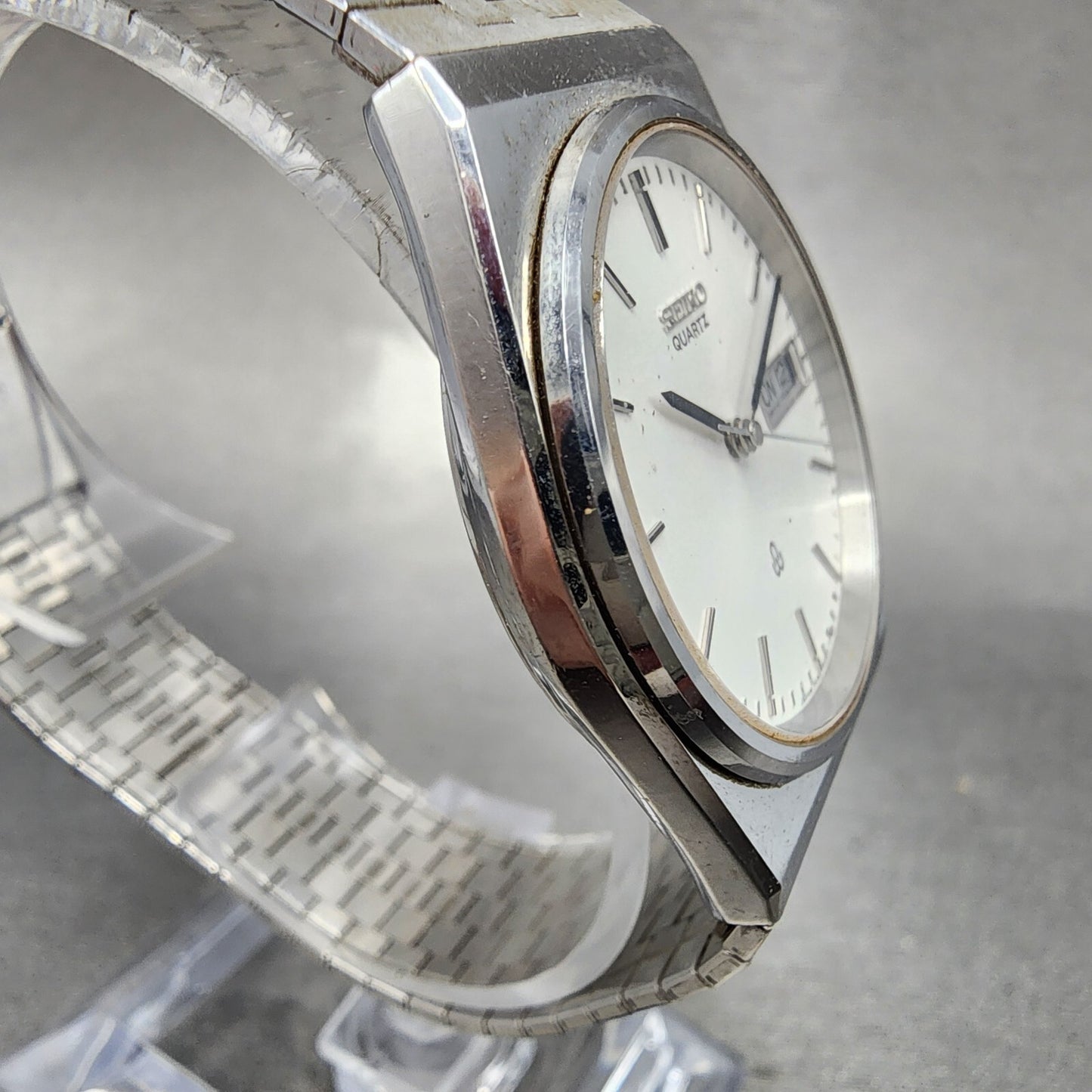Seiko Watch Men 32mm White Dial Silver Tone Daydate 9063-6020 New Battery