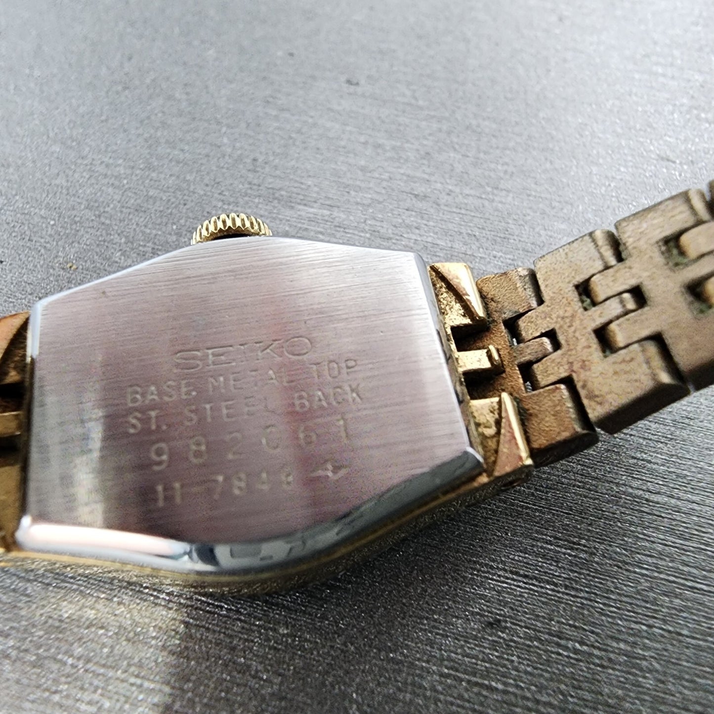 Seiko Watch Women 17mm Champagne Dial Gold Tone Manual Wind Oval 11-7849 Runs
