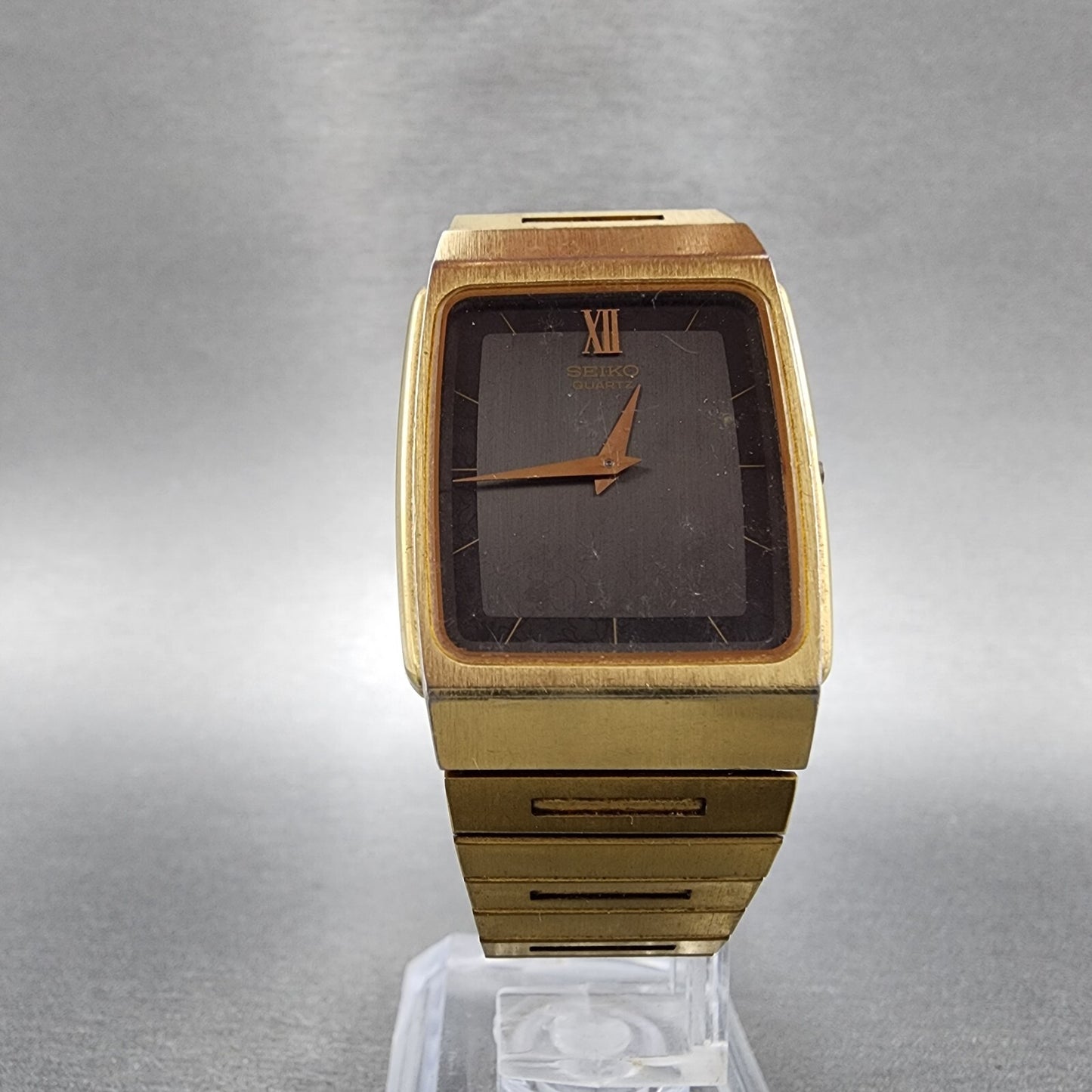 Seiko Tank Watch Men 26mm Black Dial Gold Tone Rectangle 5Y30-5B59 READ!!!! Runs