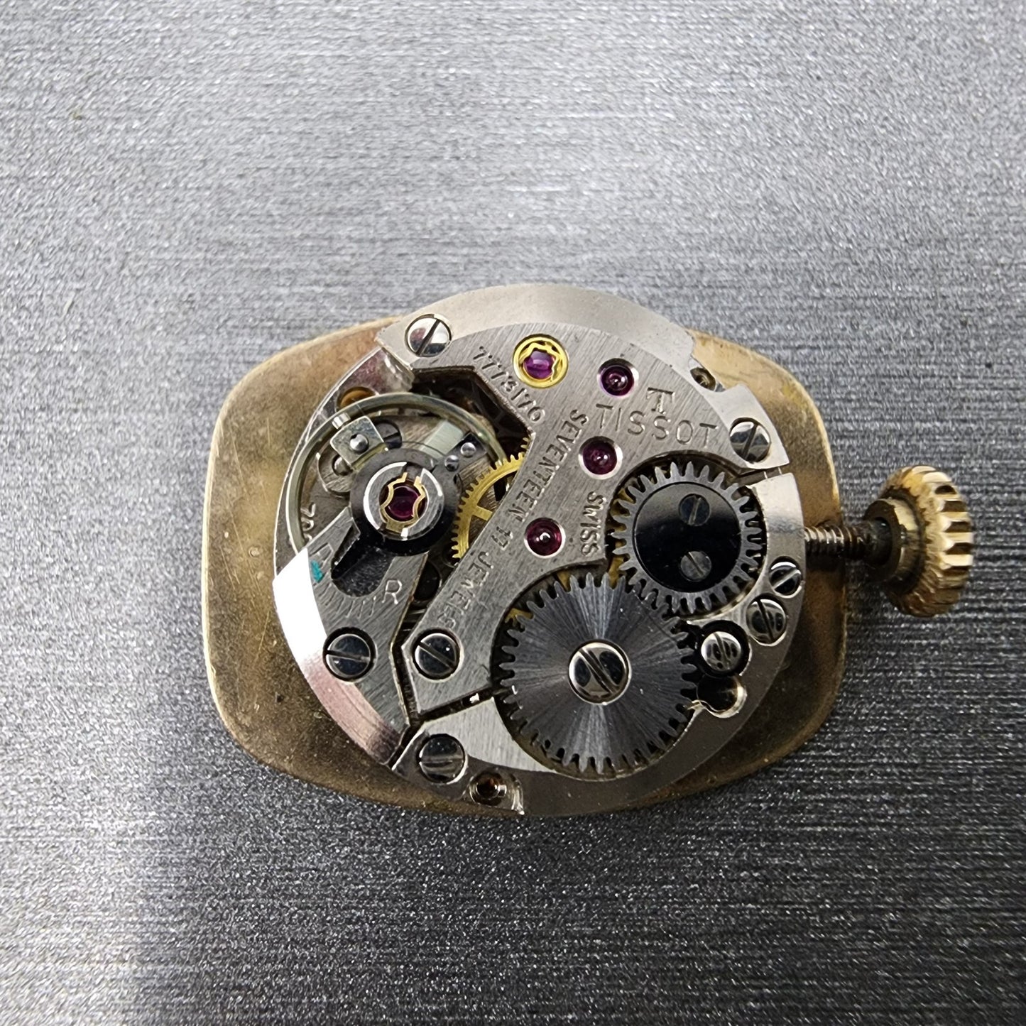 Vintage Tissot 709-1 Stylist Watch Movement Manual Wind 17 Jewel 2 Hand W/Dial