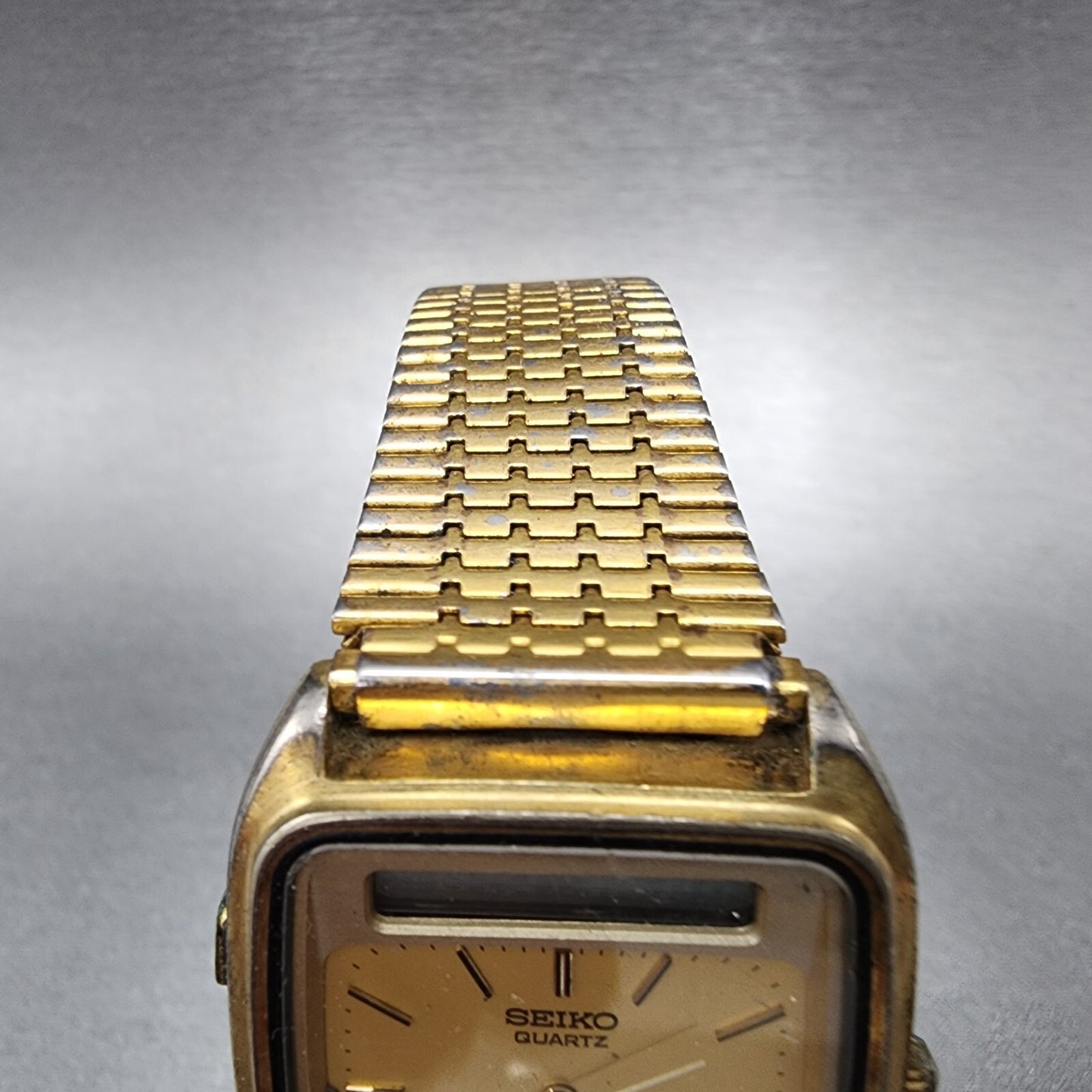 Seiko Analog Digital Watch Men 31mm Gold Dial Gold Tone Rectangle H357-5029 PART