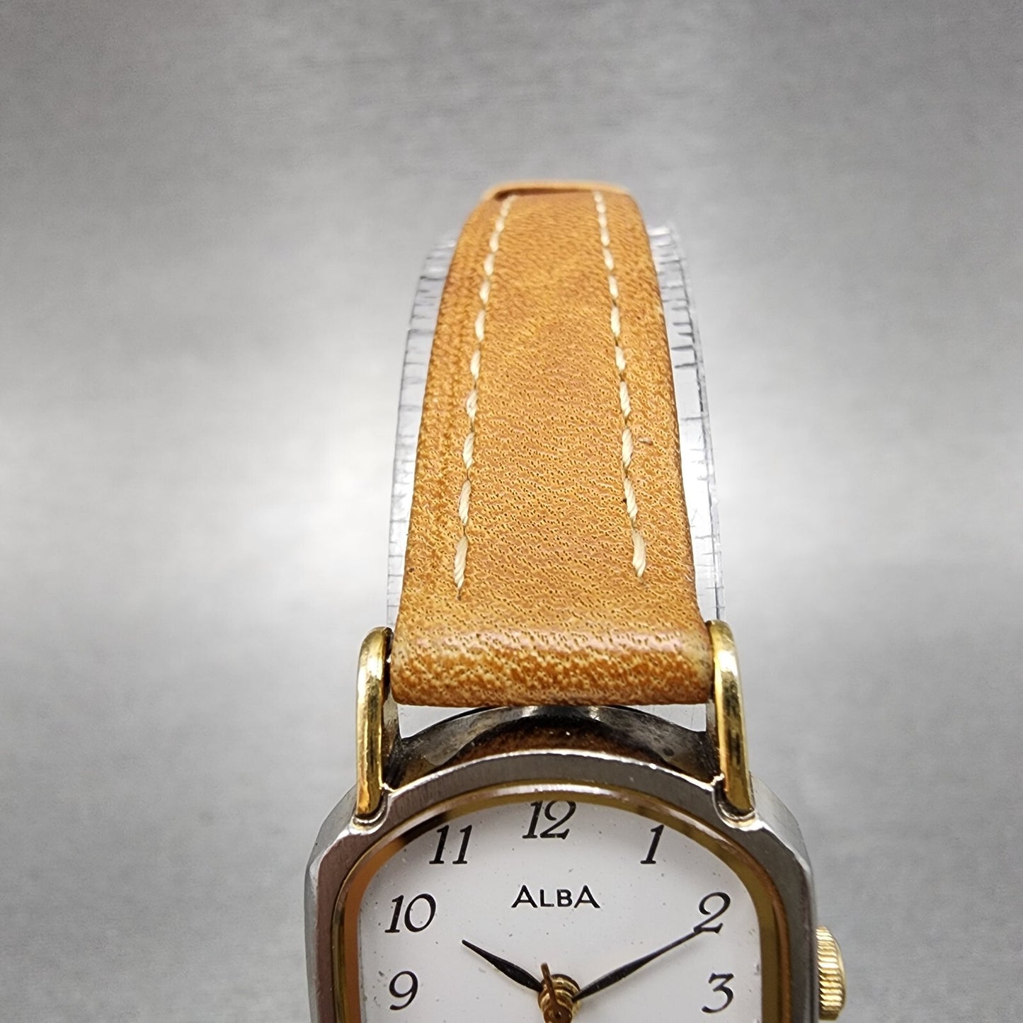 Alba Watch Women 20mm White Dial Two Tone V233-5900 New Battery
