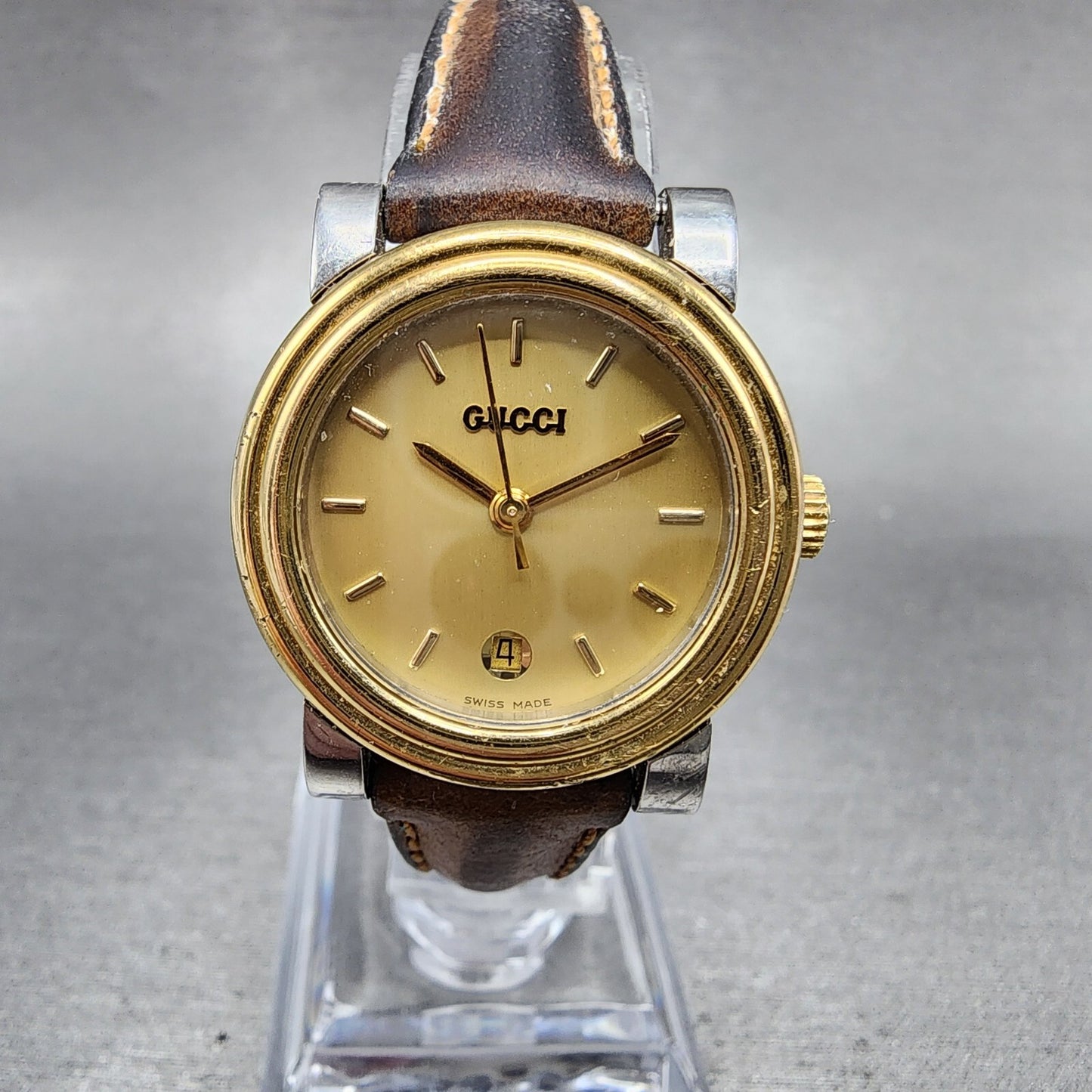 Gucci 4300L Watch Women 26mm Gold Dial Two Tone Date Round New Battery
