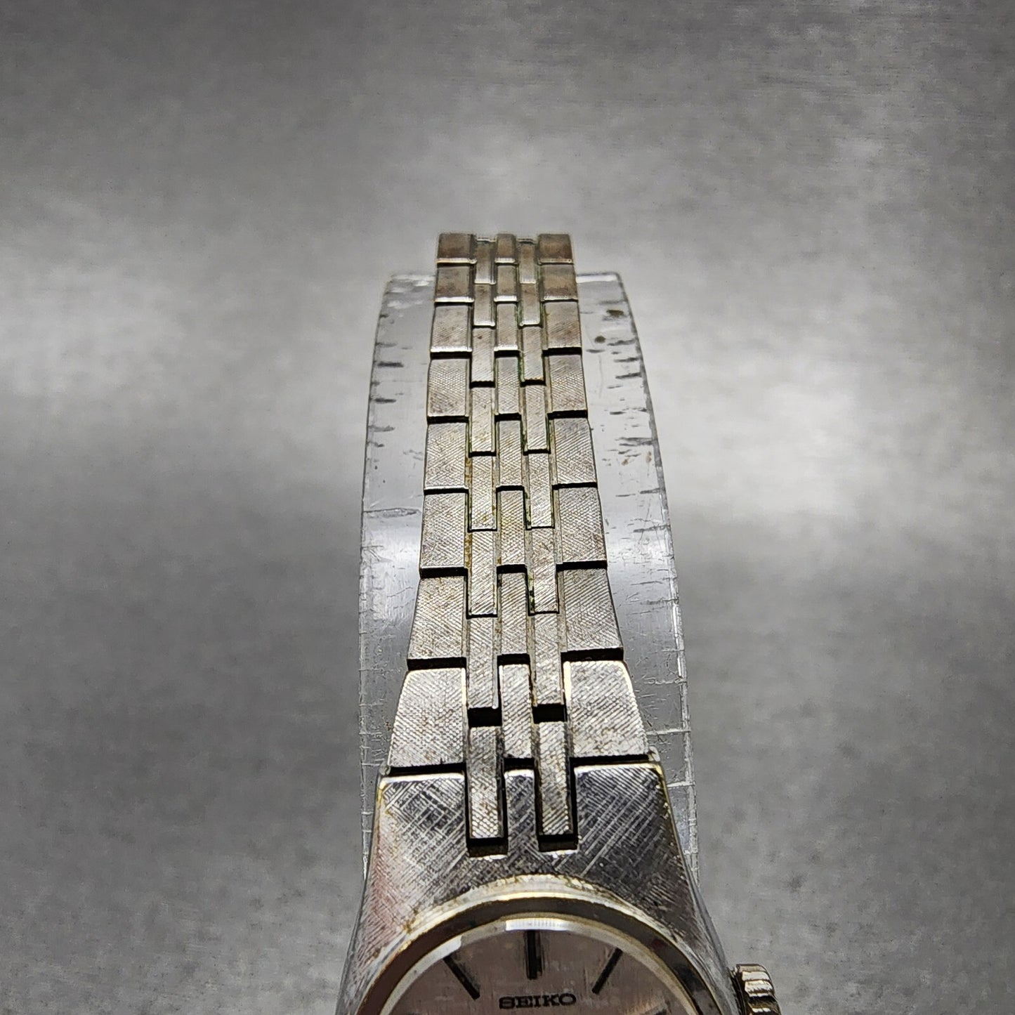 Seiko Watch Women 17mm Silver Dial Silver Tone Manual Oval 17-7230 Runs