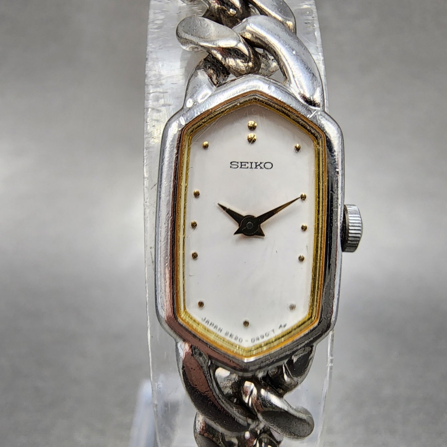 Seiko Watch Women 13mm White Dial Silver Tone 2e20-5360 New Battery