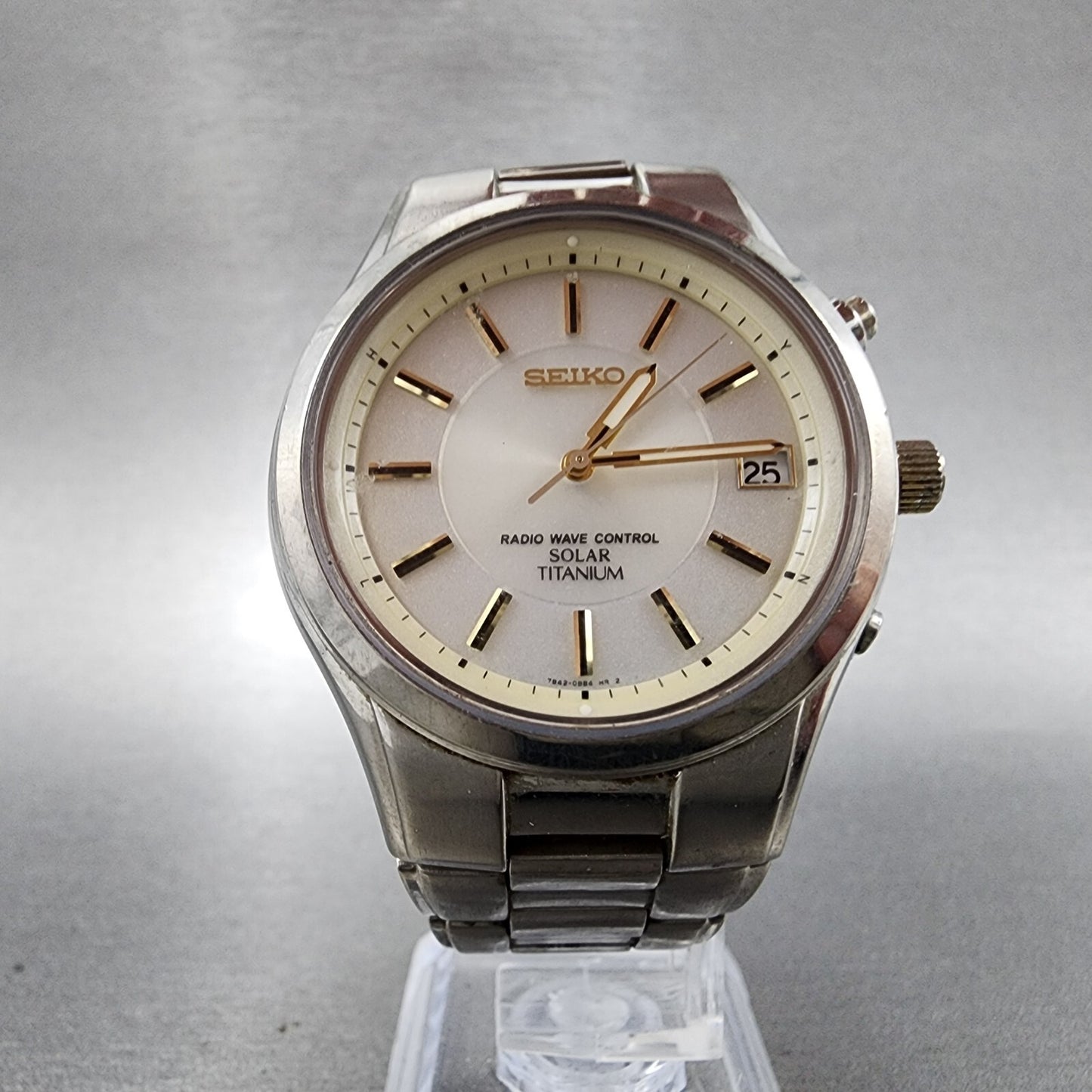 Seiko Solar Titanium Watch Men 38mm Silver Dial Date Round 7b42-0an0 Runs