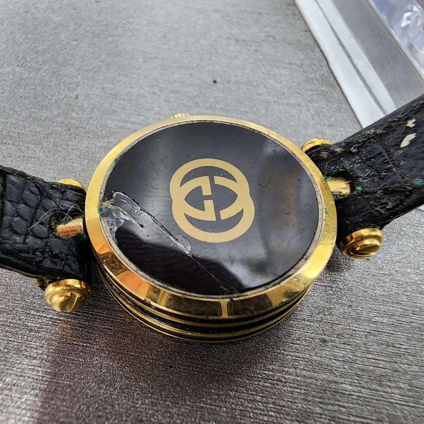 Gucci 2000L Watch Women 21mm Black Dial Gold Tone Round PARTS