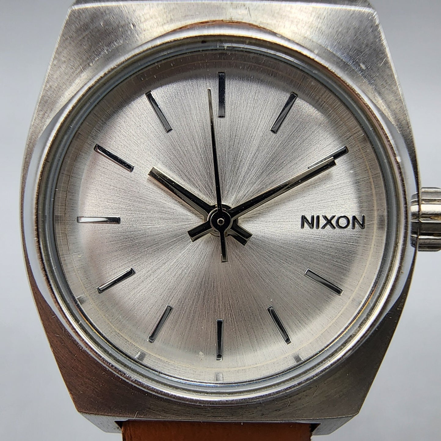 Nixon The Time Teller Watch Women 26mm Silver Dial Silver Tone Round New Battery