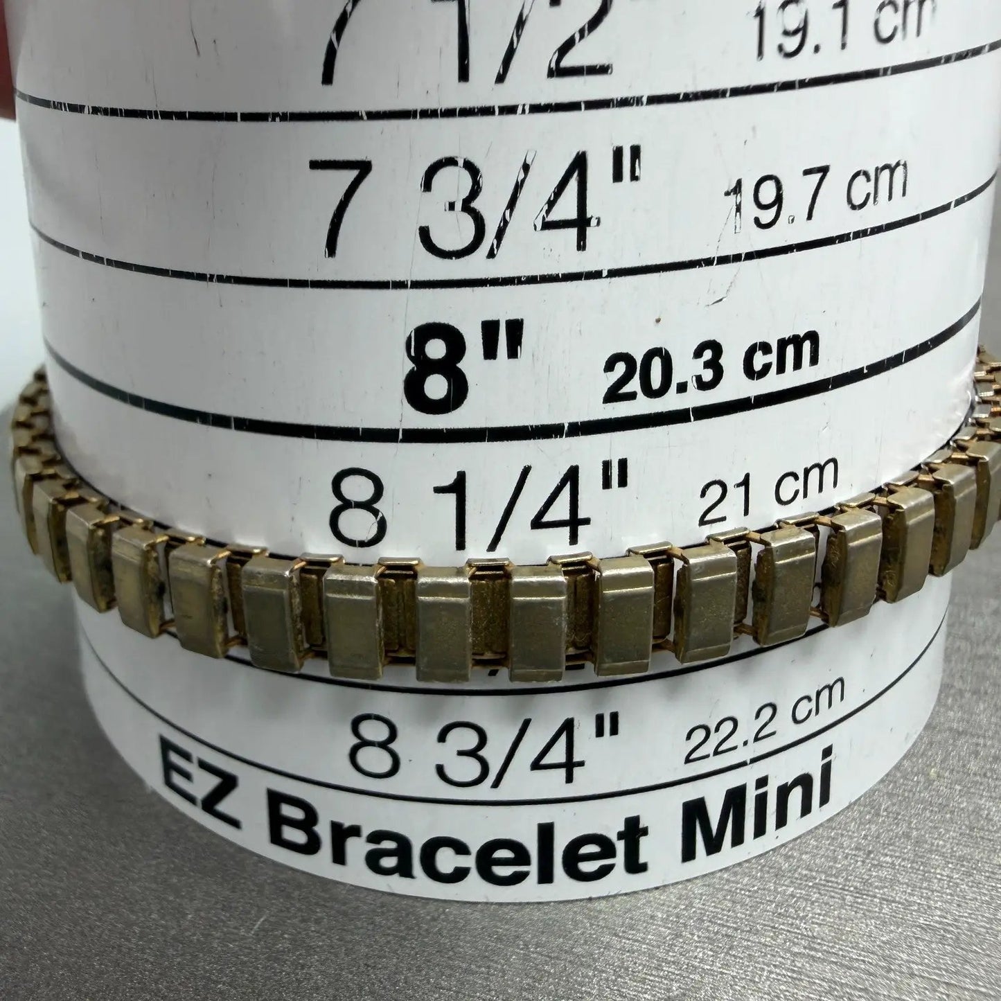 Seiko Watch Women 17mm Champagne Dial Gold Tone Oval 2Y00-5E29 New Battery VTG11