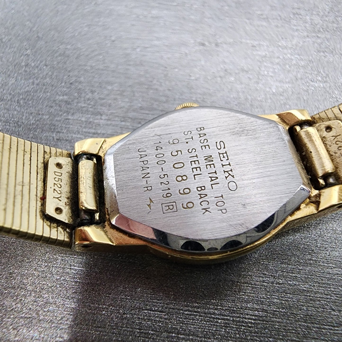 Seiko Watch Women 17mm Gold Dial Gold Tone Oval 1400-5219 New Battery VTG