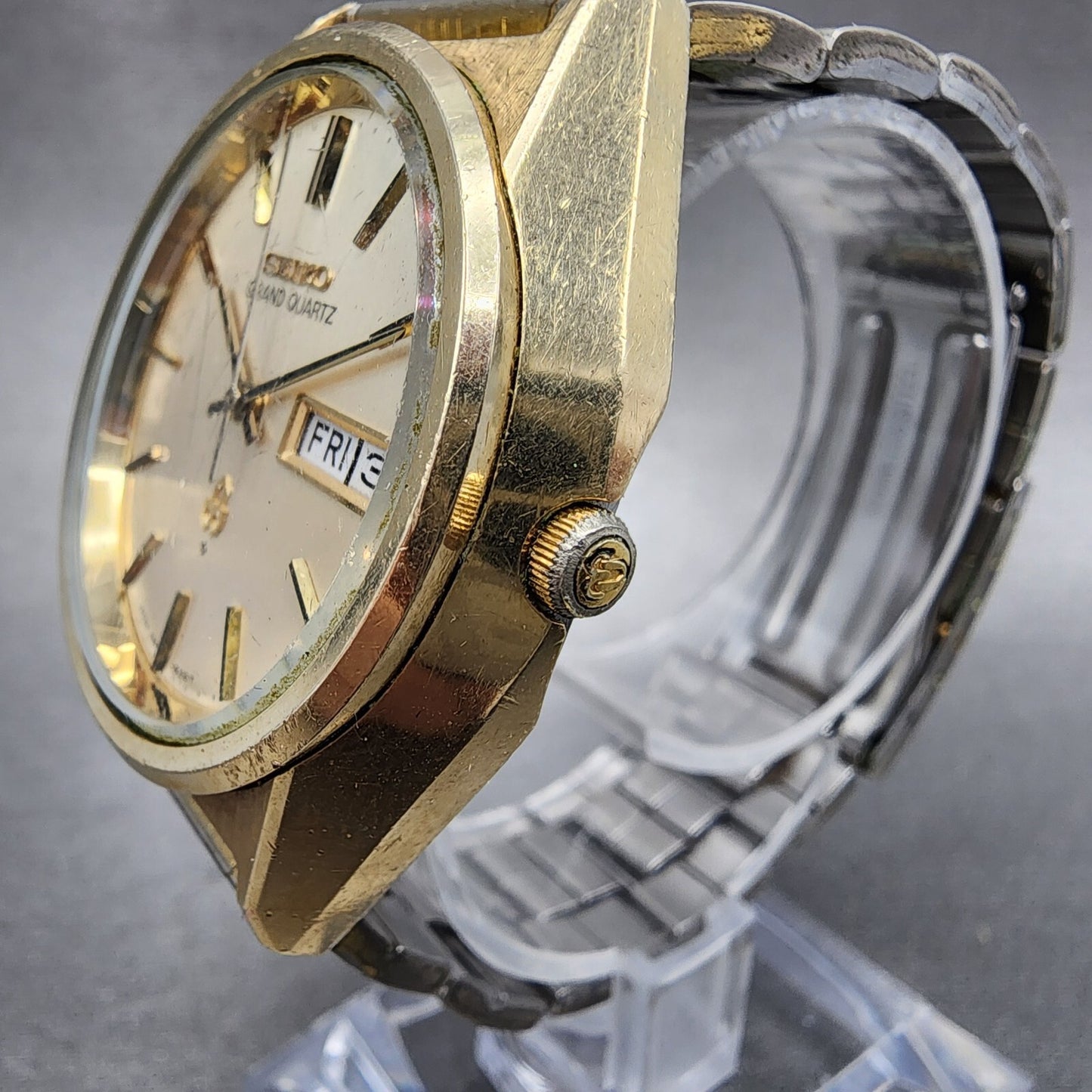 Seiko Grand Quartz Watch Men 38mm Champagne Dial Gold Tone Daydate New Bat