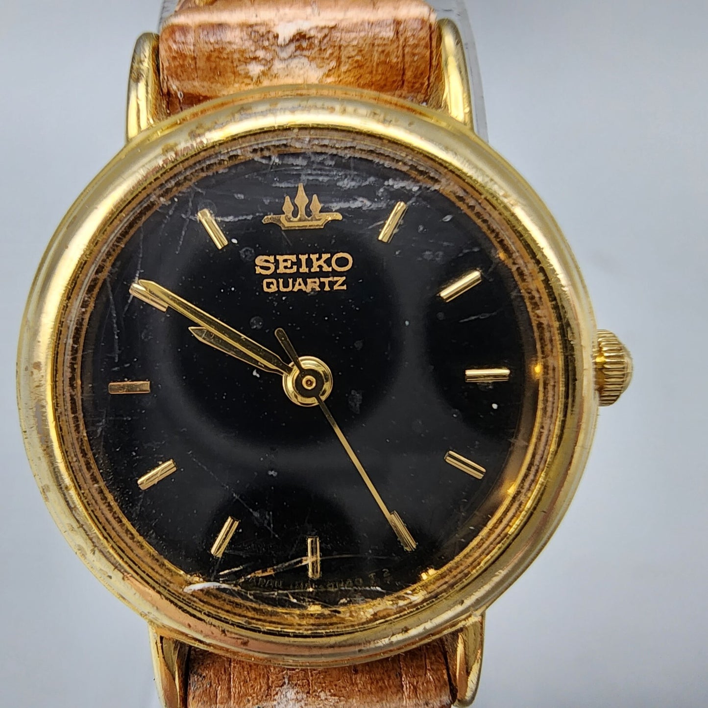 Vintage Seiko Watch Women Gold Tone Black Dial Round 1N01-0E20 New Battery